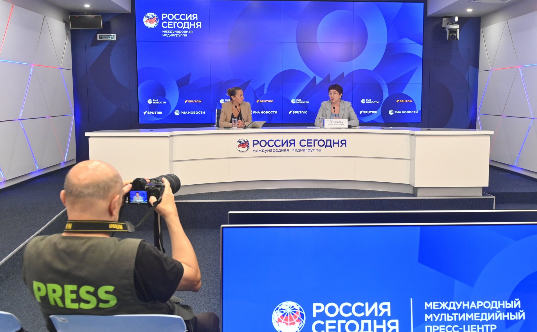 В международном мультимедийном пресс-центре Медиагруппы «Россия сегодня» состоялась пресс-конференция председателя Комитета Совета Федерации по социальной политике Елены Перминовой по итогам работы в весеннюю сессию