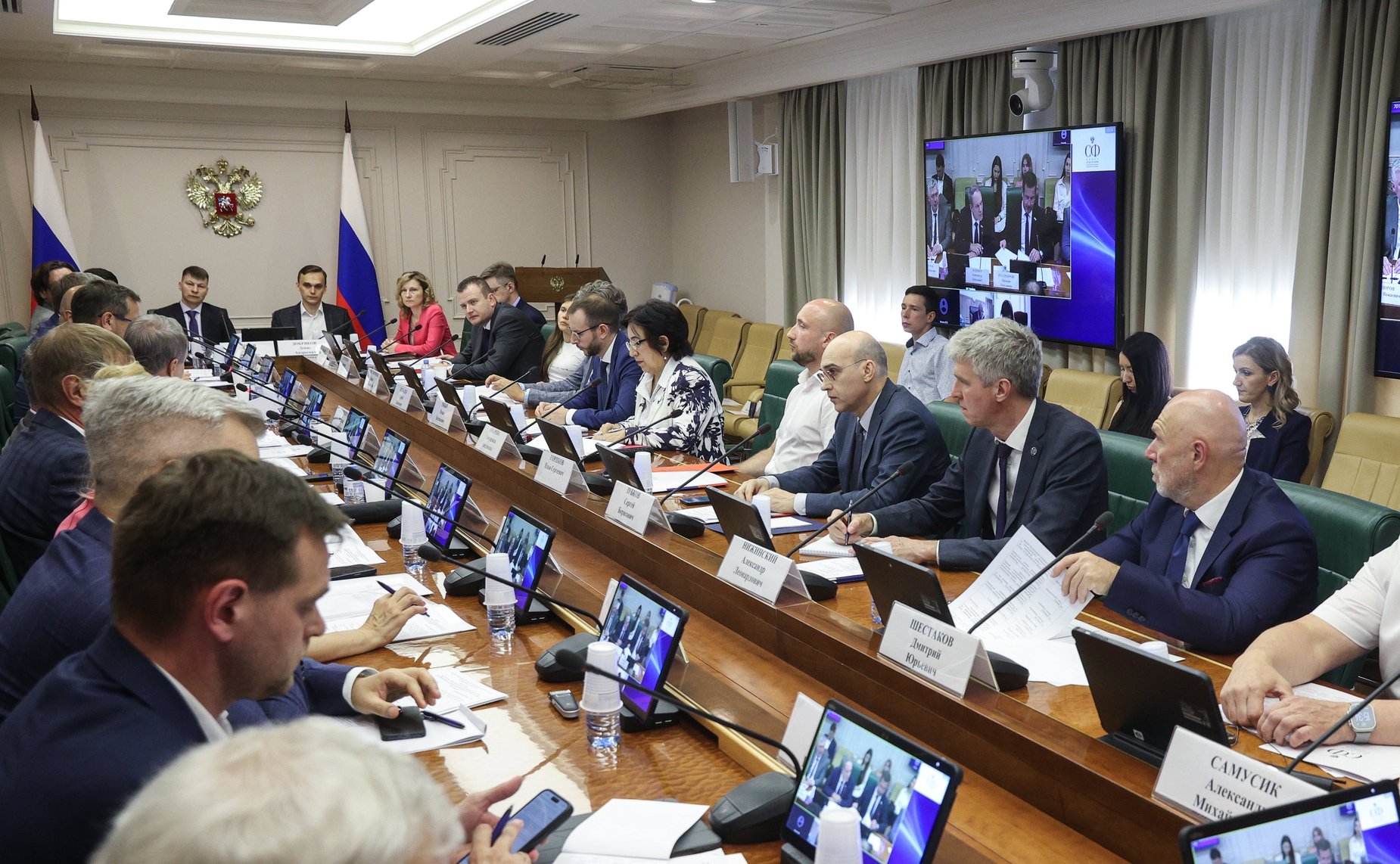 Круглый стол Комитета Совета Федерации по конституционному законодательству и государственному строительству на тему «Проблемы качества оказания юридических услуг: квалифицированное юридическое представительство и адвокатура. Пути взаимодействия»