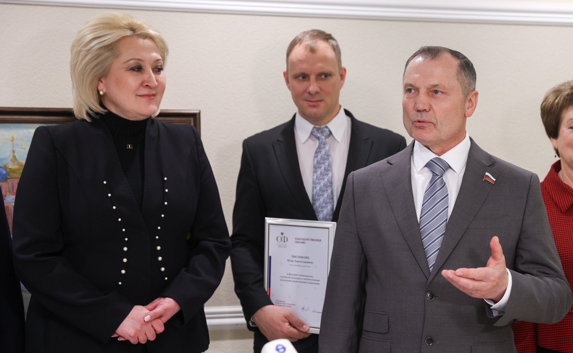 Торжественное открытие в Совете Федерации персональной выставки художника-живописца И. Лысенкова «Матушка Рязань»