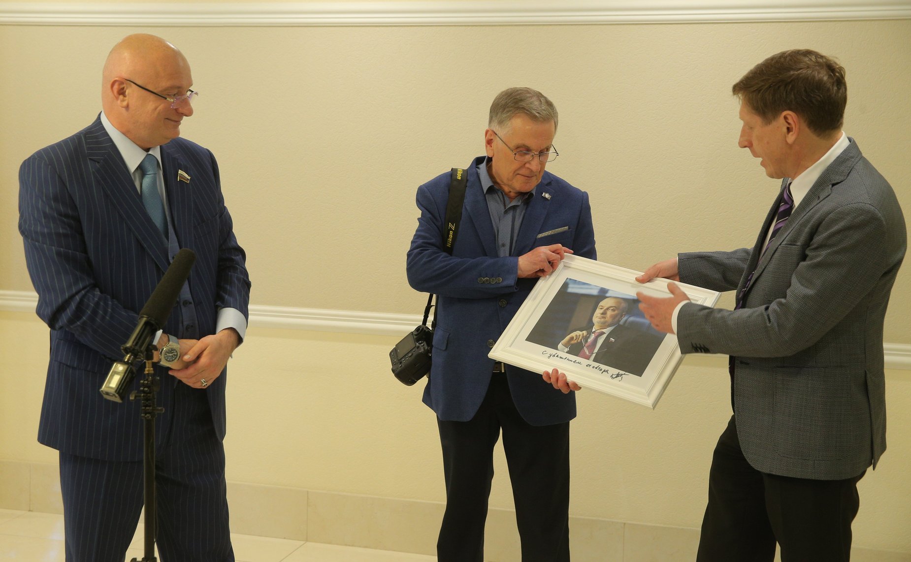 Открытие в СФ фотовыставки фотографа Ю. Инякина «Не очень официальные лица»