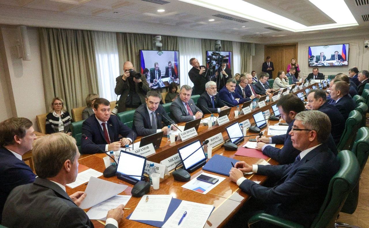 Встреча сенаторов с генеральным директором и председателем правления ПАО «Аэрофлот – Российские авиалинии» Сергеем Александровским