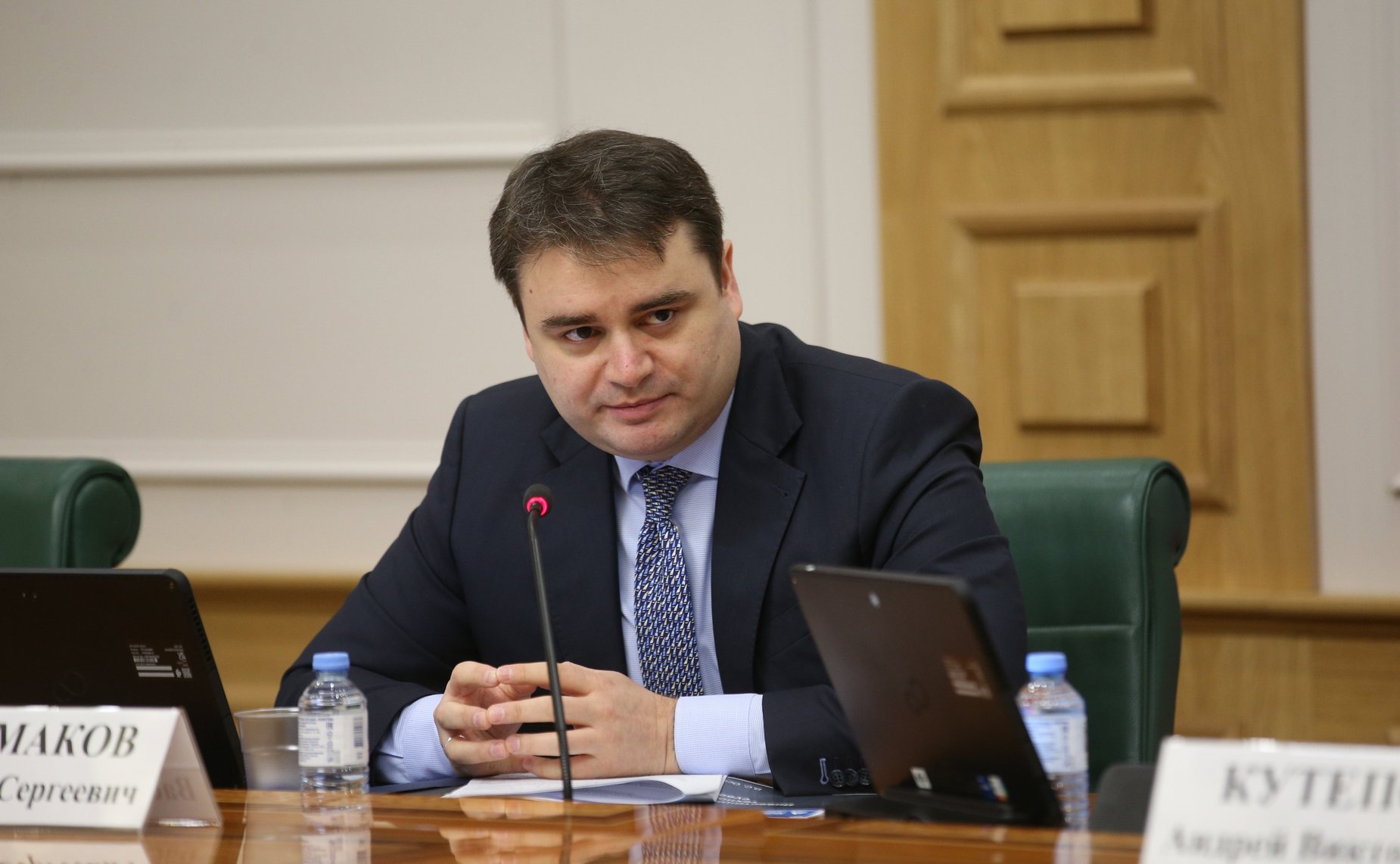 Парламентские слушания «О поддержке импортозамещения продукции, услуг и технологий, критически важных с точки зрения зависимости от импорта, в гражданских отраслях промышленности РФ»