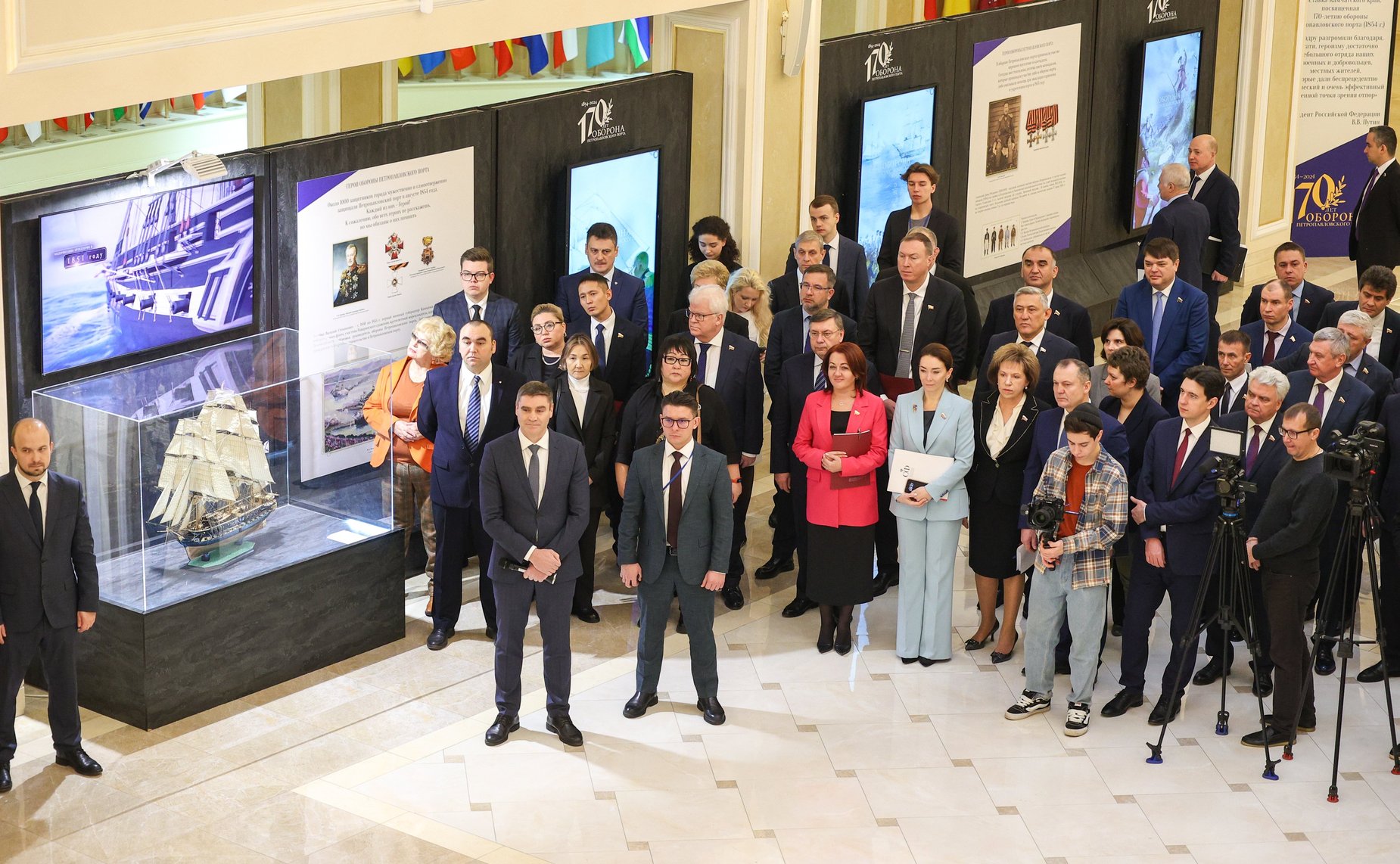 В Совете Федерации открылась выставка, приуроченная к 170-летию Петропавловской обороны