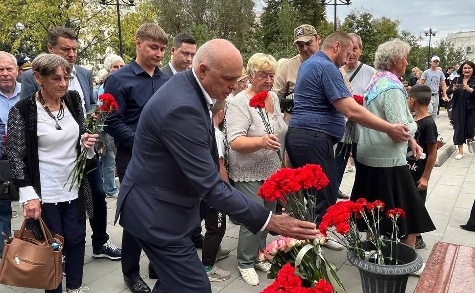 Андрей Шохин принял участие в открытии во Владимире памятника Герою России Роману Кутузову