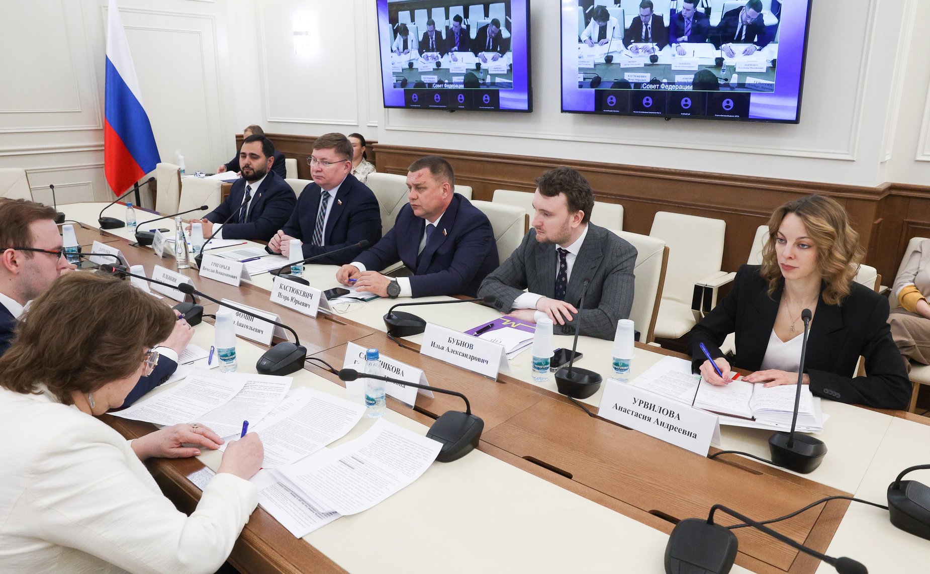 Совещание Комитета СФ по социальной политике «Молодежный парламентаризм: международные практики и стратегические ориентиры для субъектов Российской Федерации»