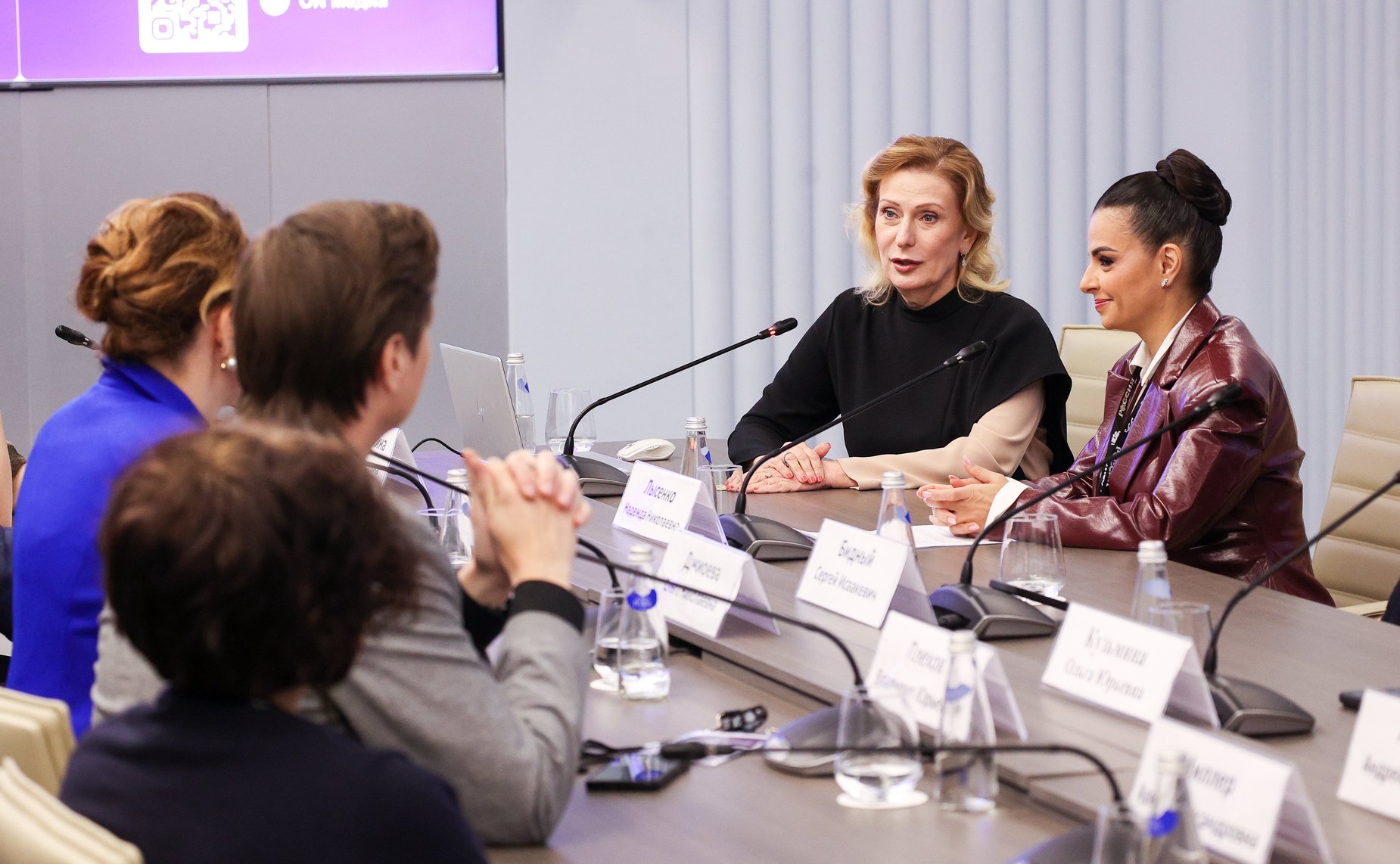 Заместитель Председателя СФ Инна Святенко приняла участие в дискуссии «Мастерская театральных кейсов. Театр как терапия»