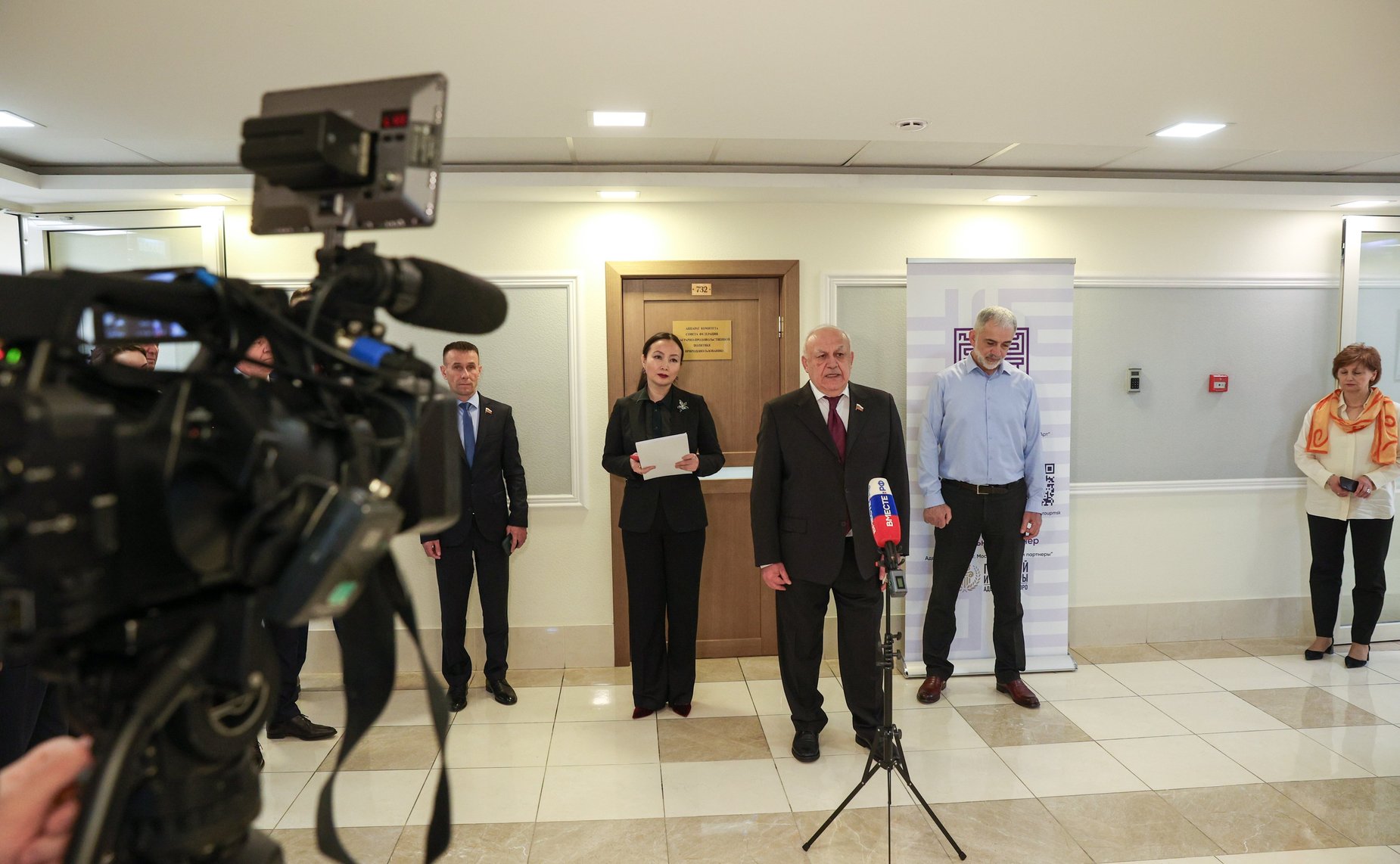 В Совете Федерации открылась выставка заслуженного художника РФ и РСО-Алания Виктора Цаллагова проекта «Лики Братства»