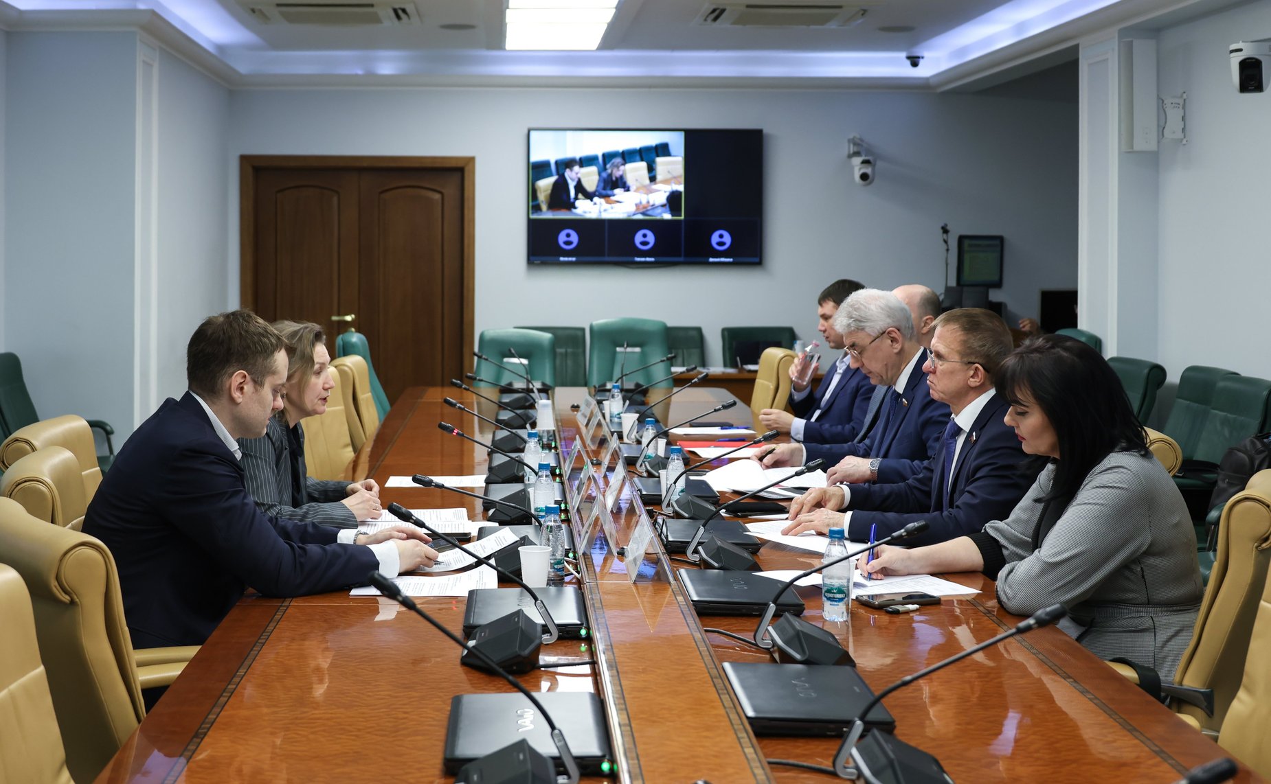 Круглый стол на тему «Инфраструктура поддержки субъектов малого и среднего предпринимательства в условиях реализации национального проекта «Эффективная и конкурентная экономика»