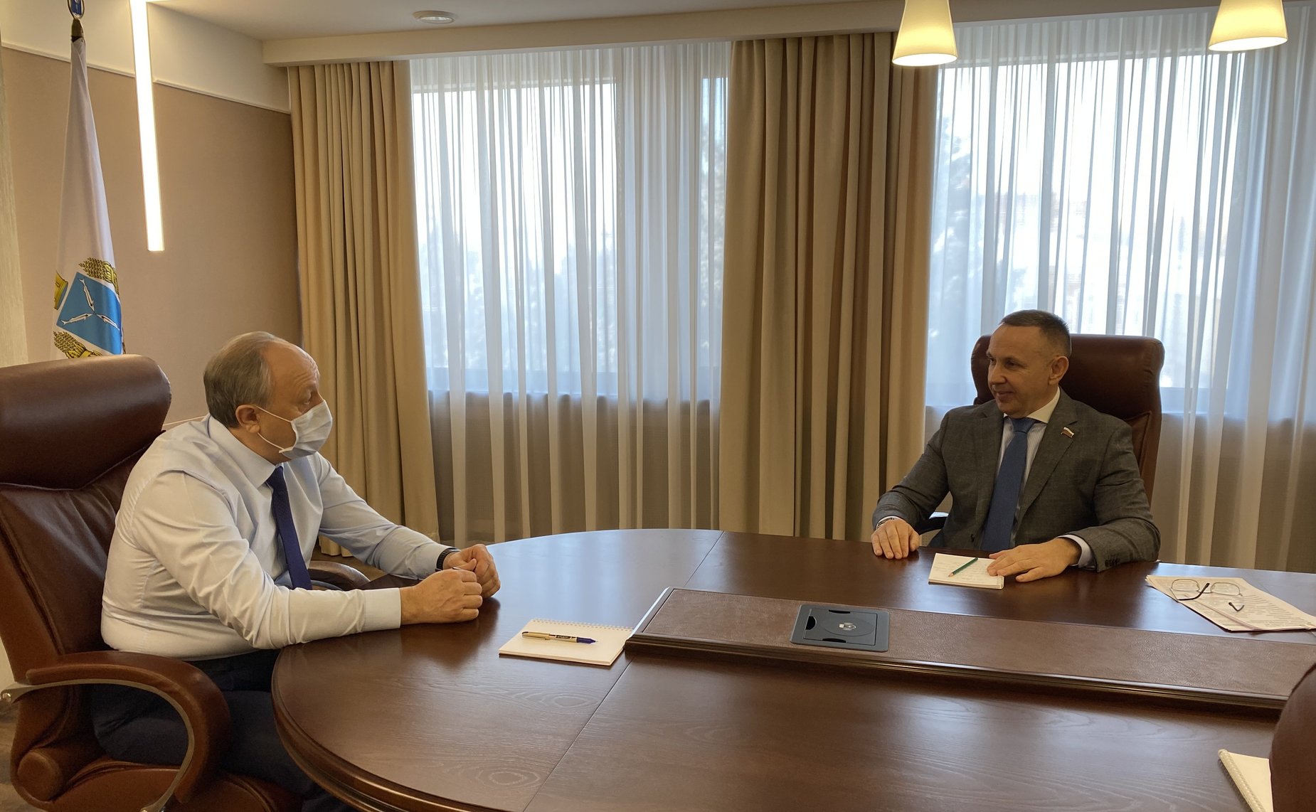 Олег Алексеев в ходе рабочей поездки в регион встретился с губернатором области Валерием Радаевым