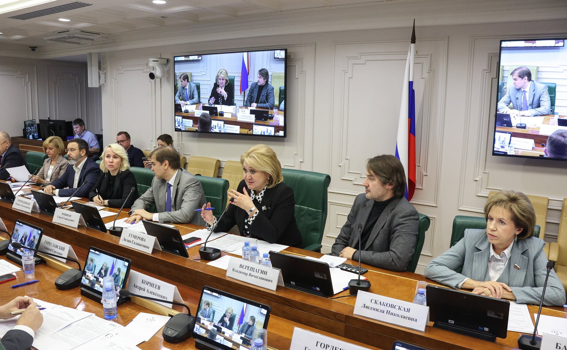 Круглый стол Комитета СФ по науке, образованию и культуре «Образ педагога и наставника в кинематографе, СМИ и рекламе»