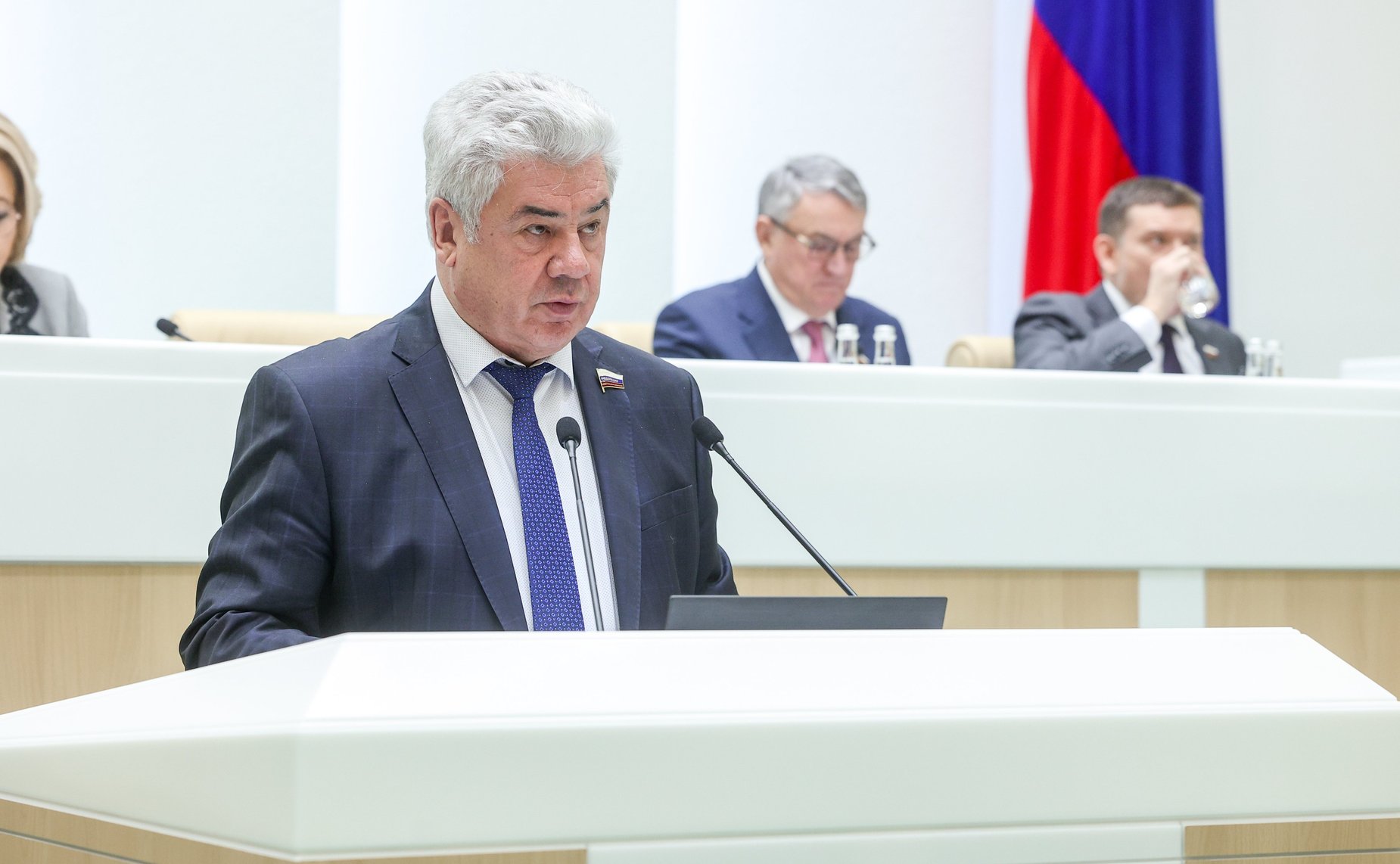 Виктор Бондарев