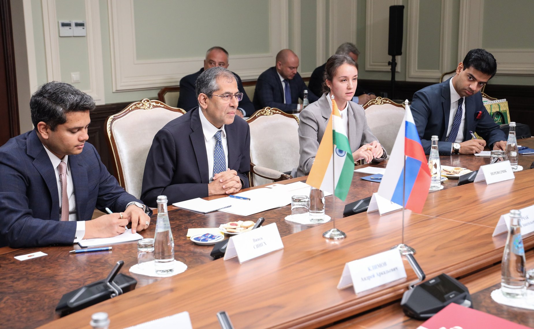 Встреча первого заместителя Председателя СФ Андрея Турчака с Чрезвычайным и Полномочным Послом Республики Индии в РФ Паваном Капуром