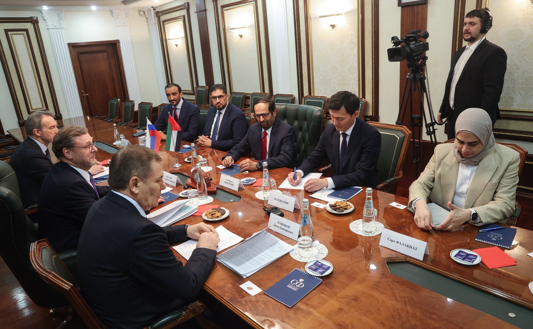 Константин Косачев провел встречу с председателем Комитета по обороне, внутренней и внешней политике Федерального национального совета Объединенных Арабских Эмиратов