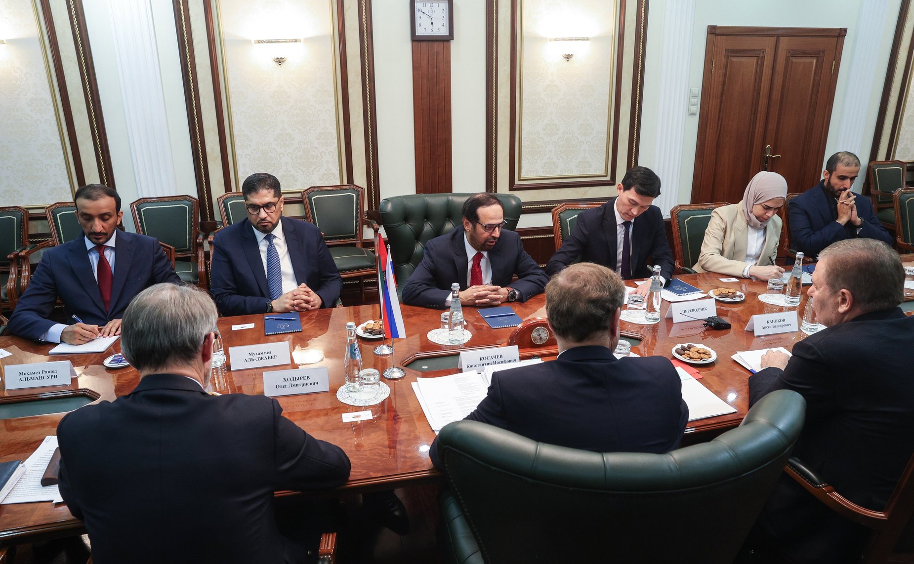Константин Косачев провел встречу с председателем Комитета по обороне, внутренней и внешней политике Федерального национального совета Объединенных Арабских Эмиратов