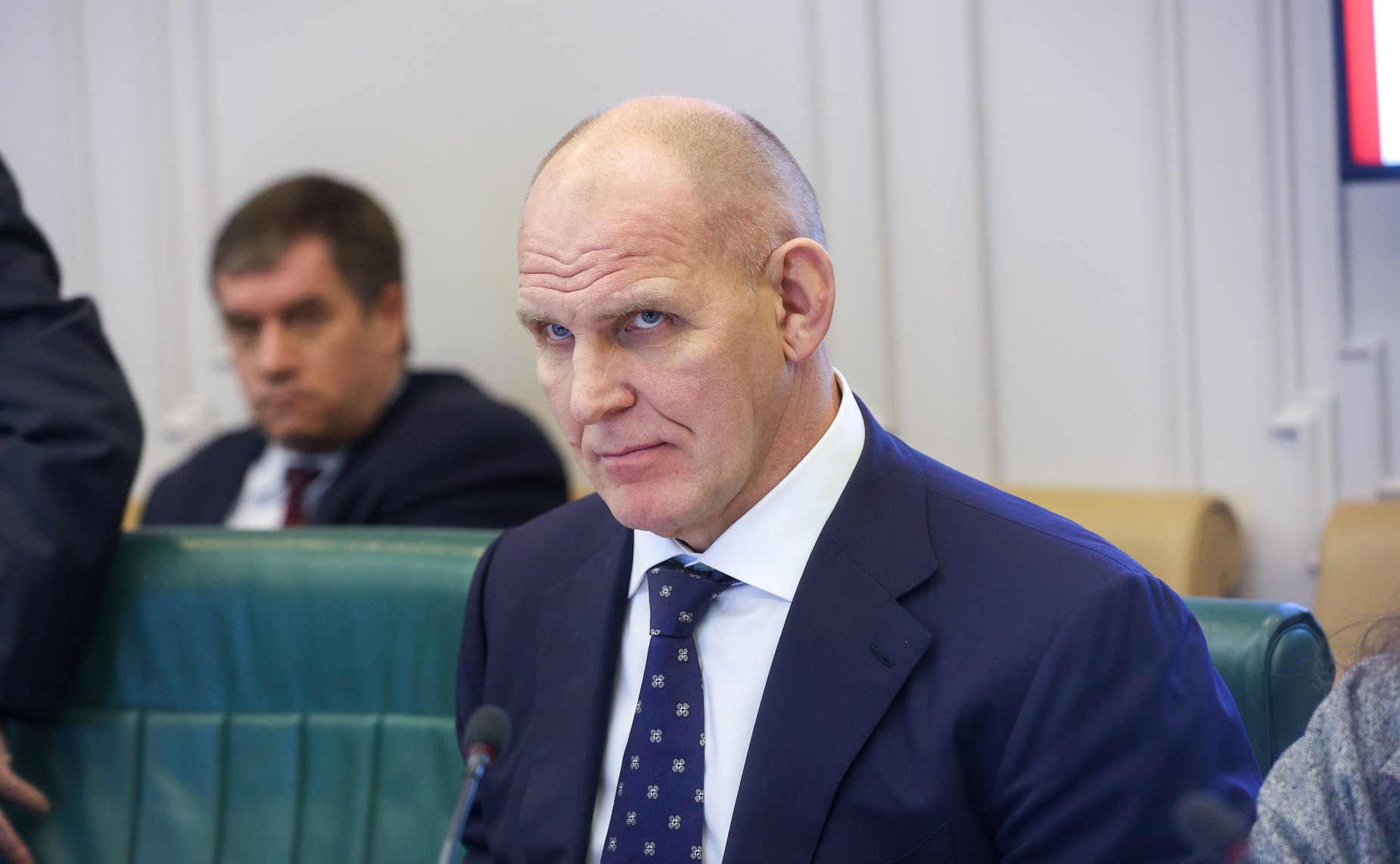 Александр Карелин