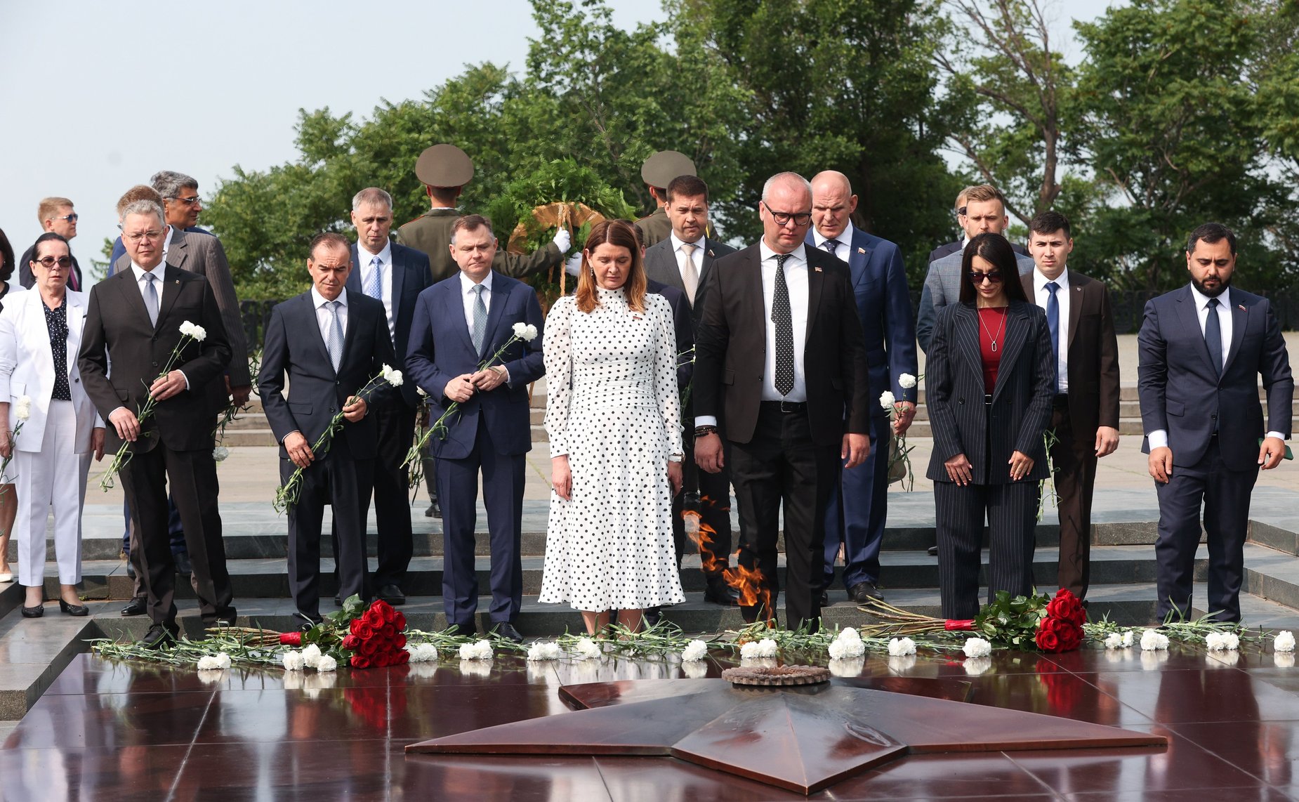 Парламентская делегация возложила цветы к Монументу «Мать Армения»