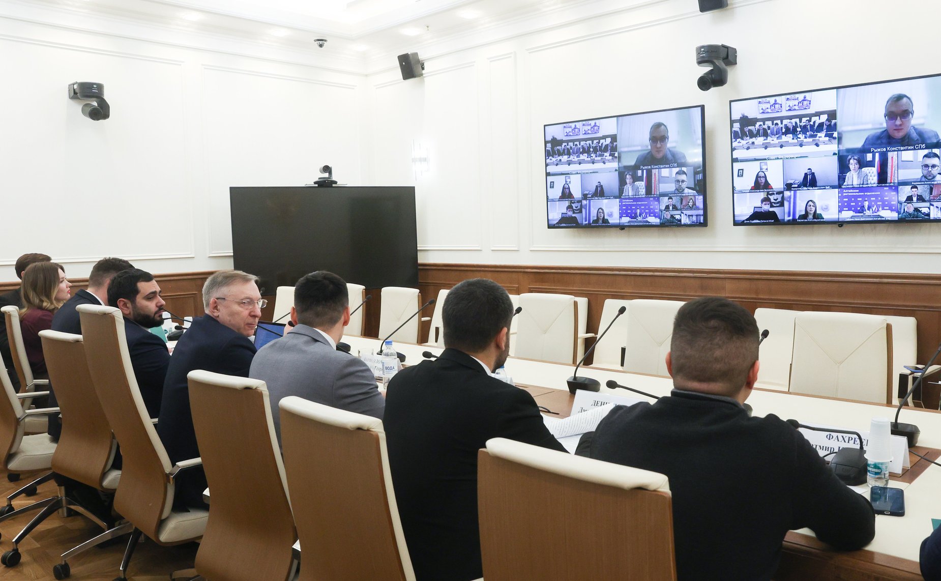 Первый заместитель председателя Комитета СФ по социальной политике Александр Варфоломеев провел заседание Совета Палаты молодых законодателей при Совете Федерации