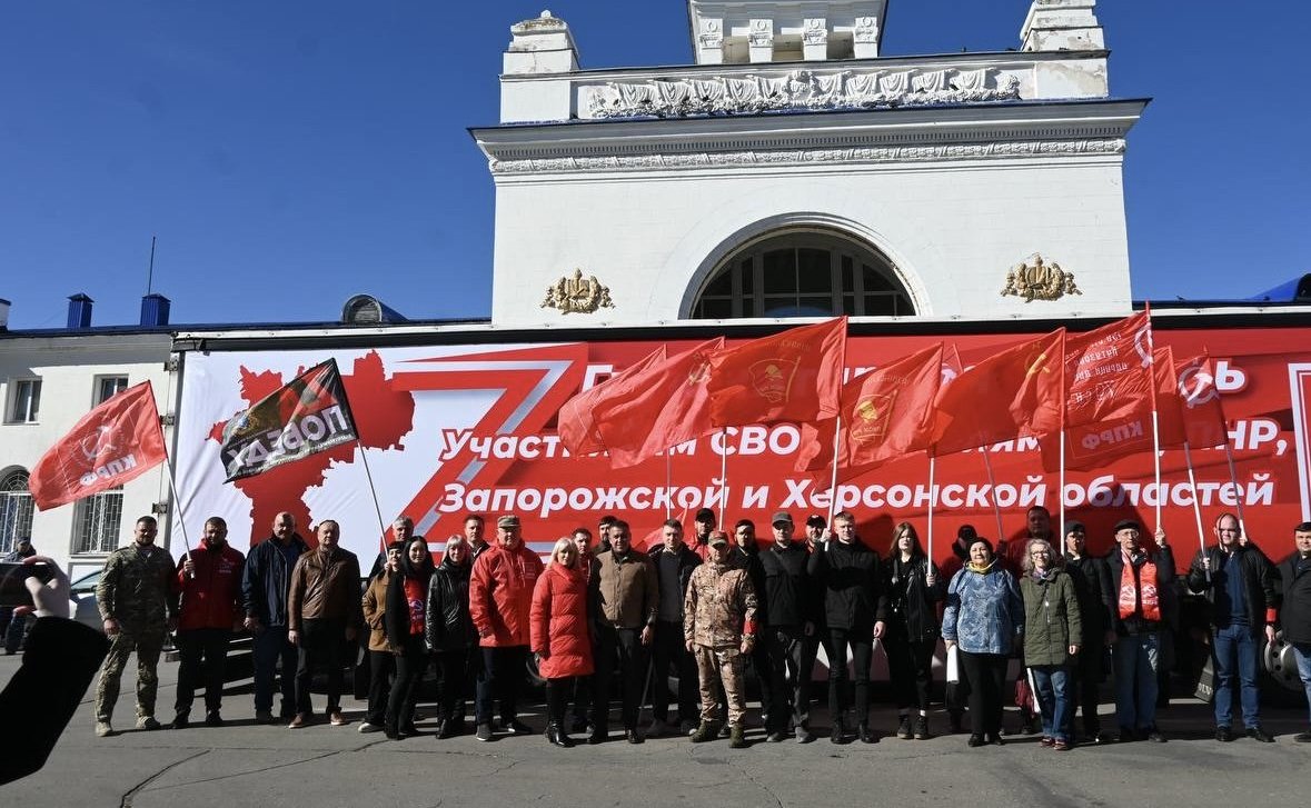 Айрат Гибатдинов принял участие в торжественной церемонии отправки гуманитарной помощи из Ульяновска в Донбасс и Новороссию