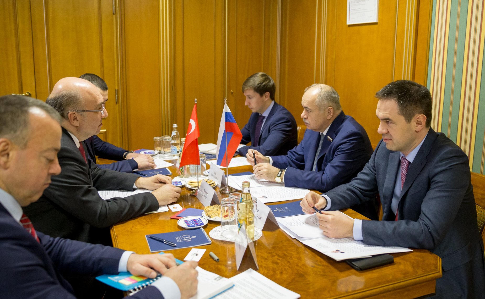 Встреча Ильяса Умаханова с Чрезвычайным и Полномочным Послом Турецкой Республики в РФ Мехметом Самсаром