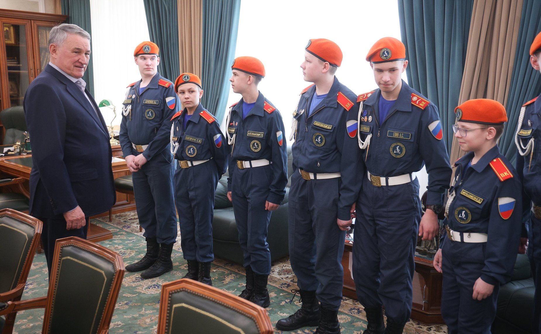 Встреча заместителя Председателя Совета Федерации Юрия Воробьева с кадетами Образовательного центра-кадетской школы «Корабелы Прионежья»