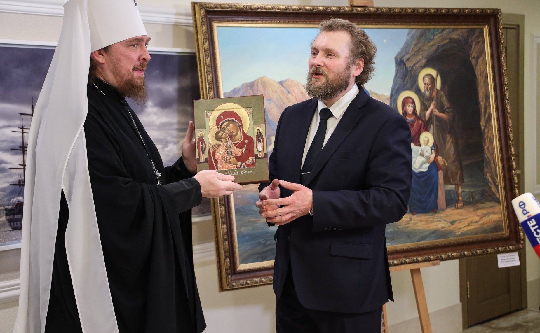 В Совете Федерации открылась выставка «Радость Рождества Христова»