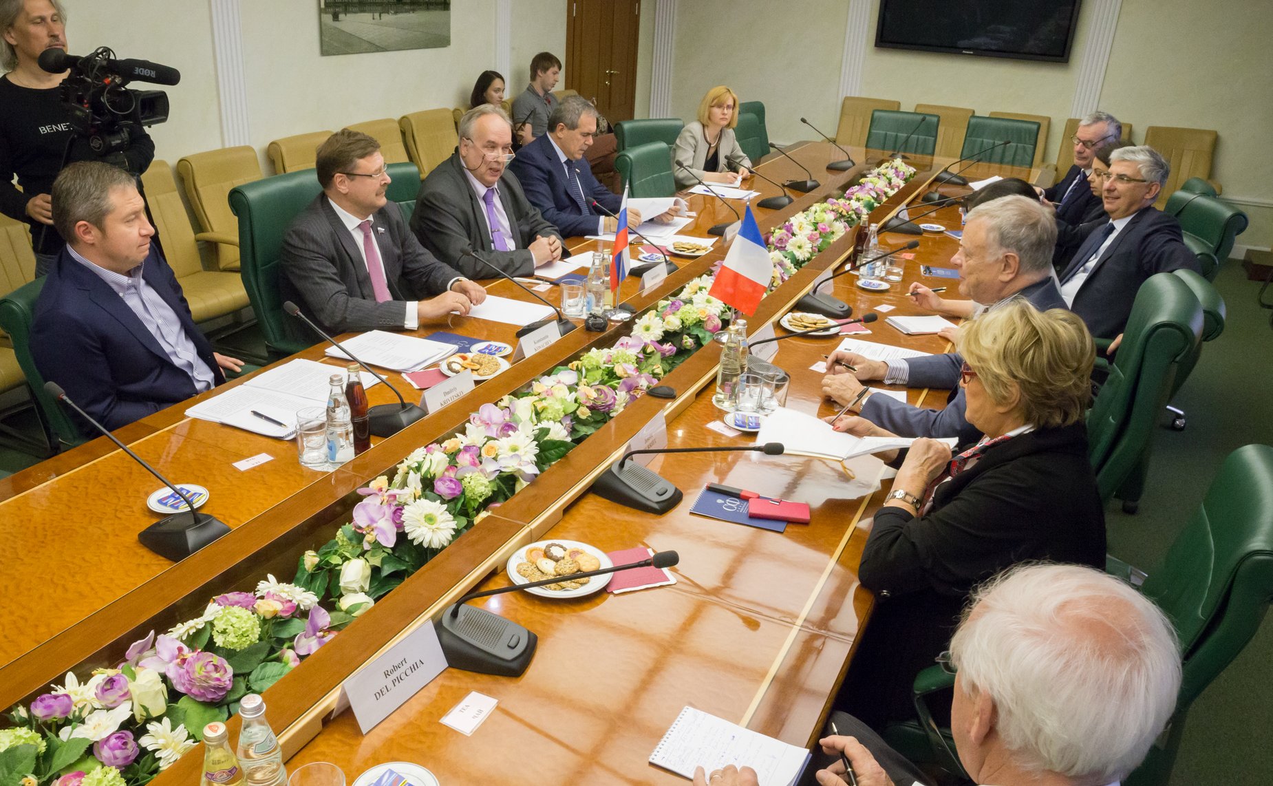 Переговоры Председателя Комитета СФ по международным делам К. Косачева с Заместителем председателя комиссии по иностранным делам Сената Франции Э. де Монтескью