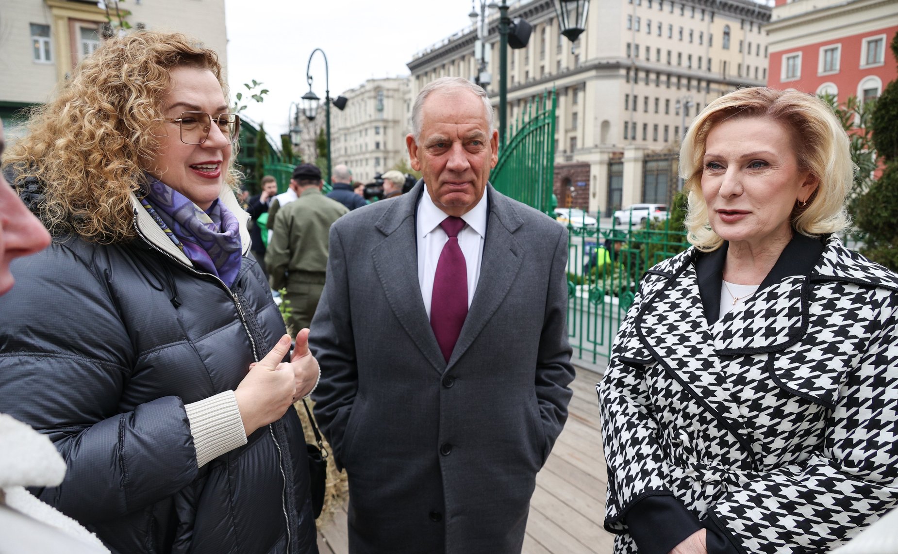 Сенаторы РФ открыли ярмарку фермерской продукции в Москве