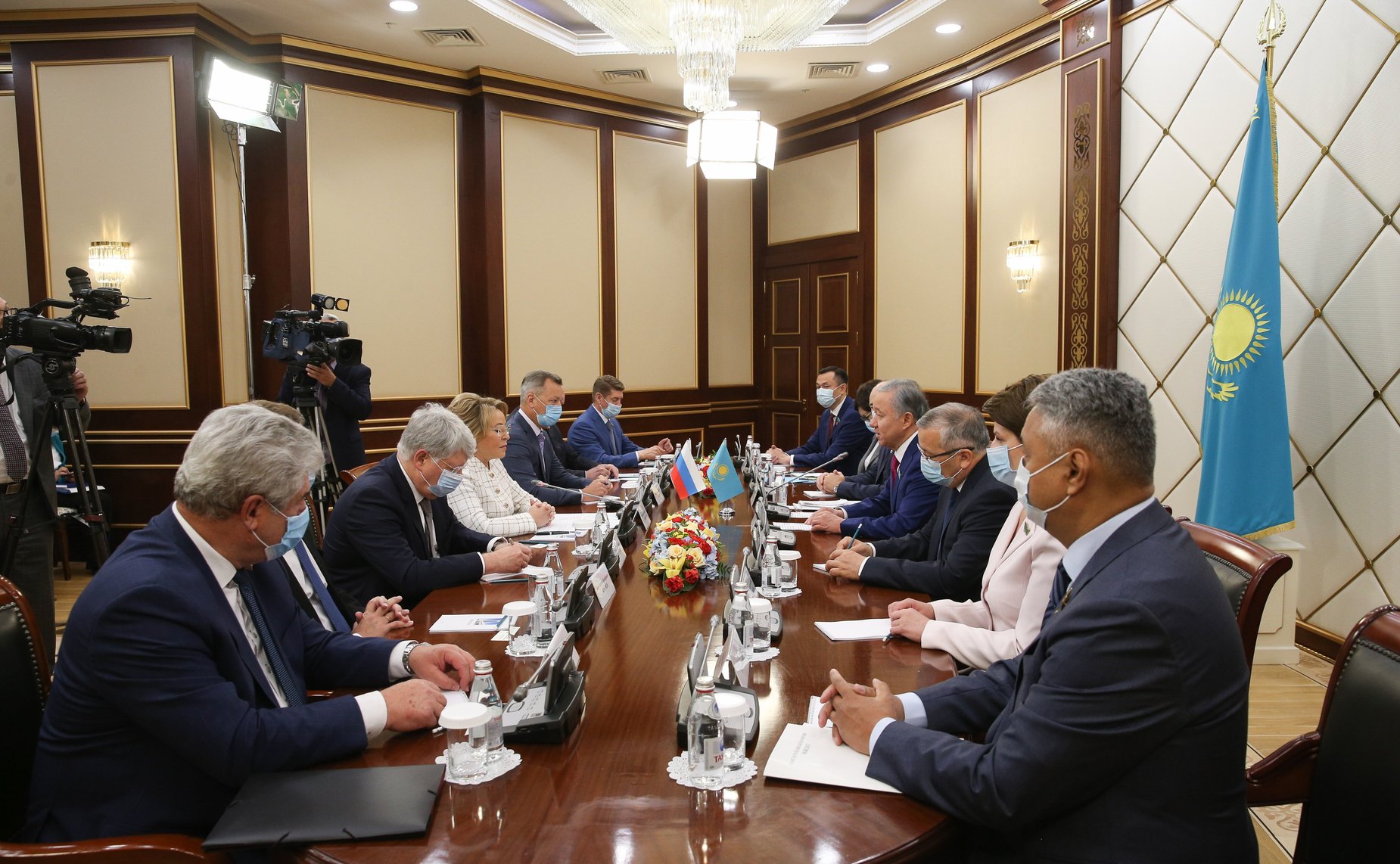 Встреча Председателя СФ Валентины Матвиенко с Председателем Мажилиса Парламента Казахстана Нурланом Нигматулиным