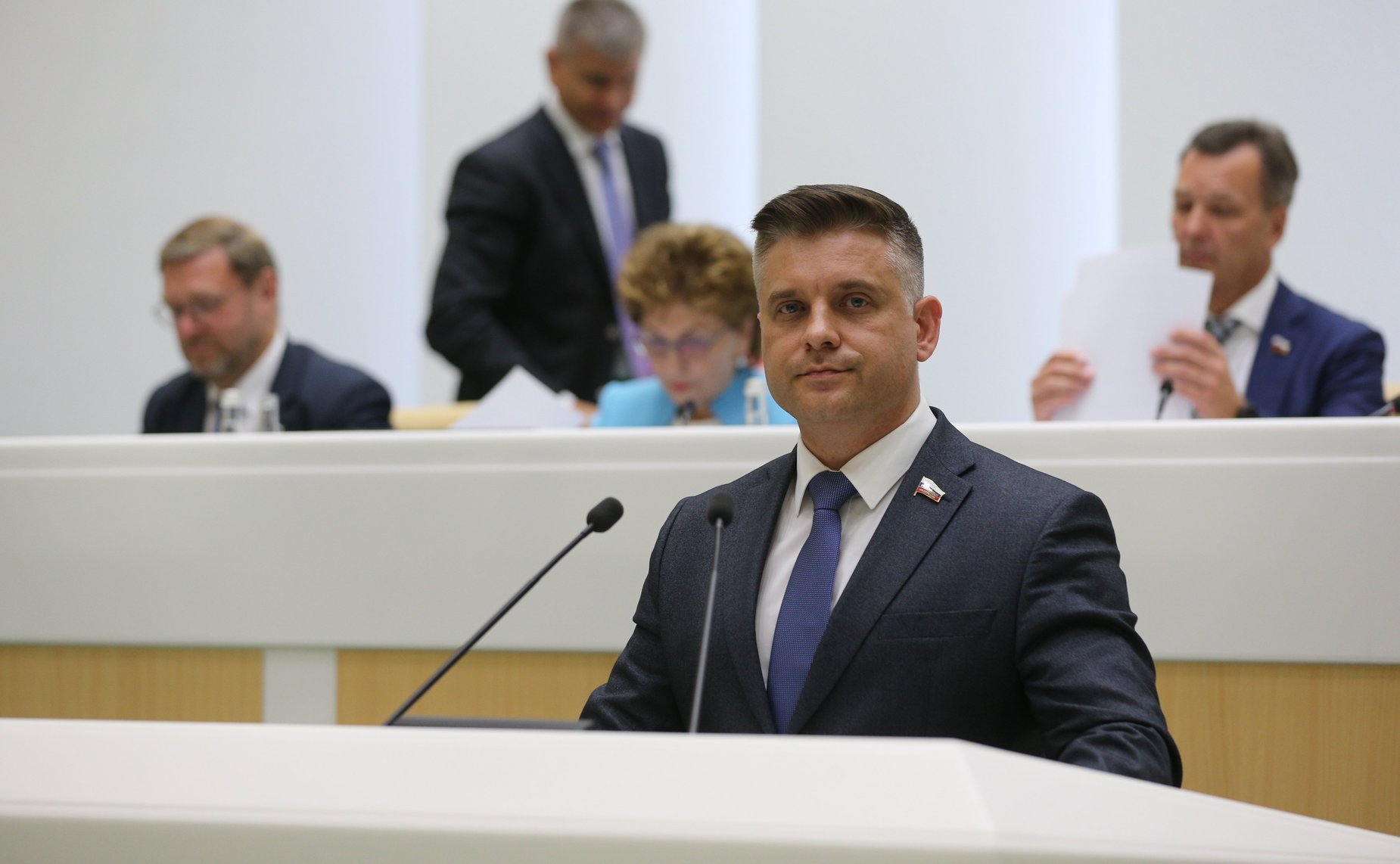 Юрий Архаров