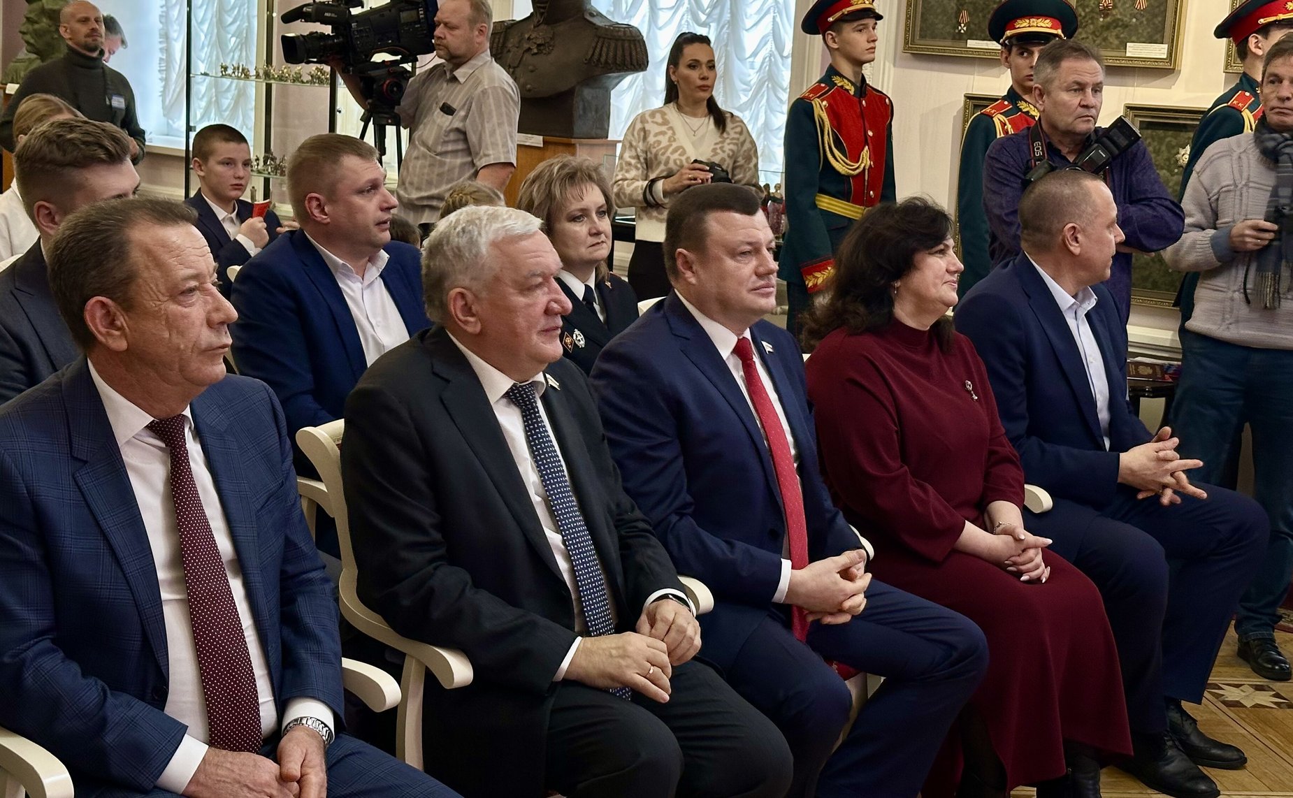 Михаил Белоусов и Александр Никитин наградили юных героев Тамбовщины памятными медалями Совета Федерации в рамках проведения Всероссийского гражданско-патриотического проекта «Дети-герои»