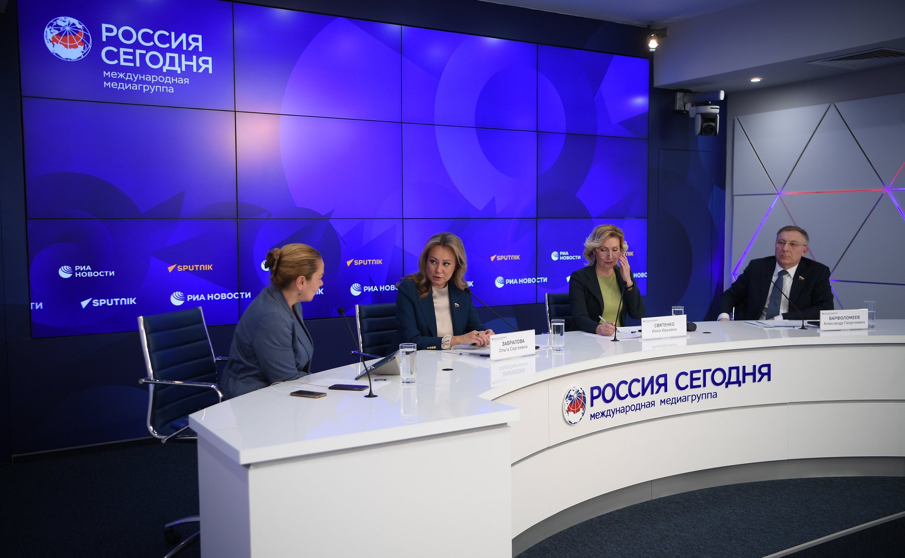 Пресс-конференция Комитета СФ по социальной политике по итогам работы в осеннюю сессию 2022 года