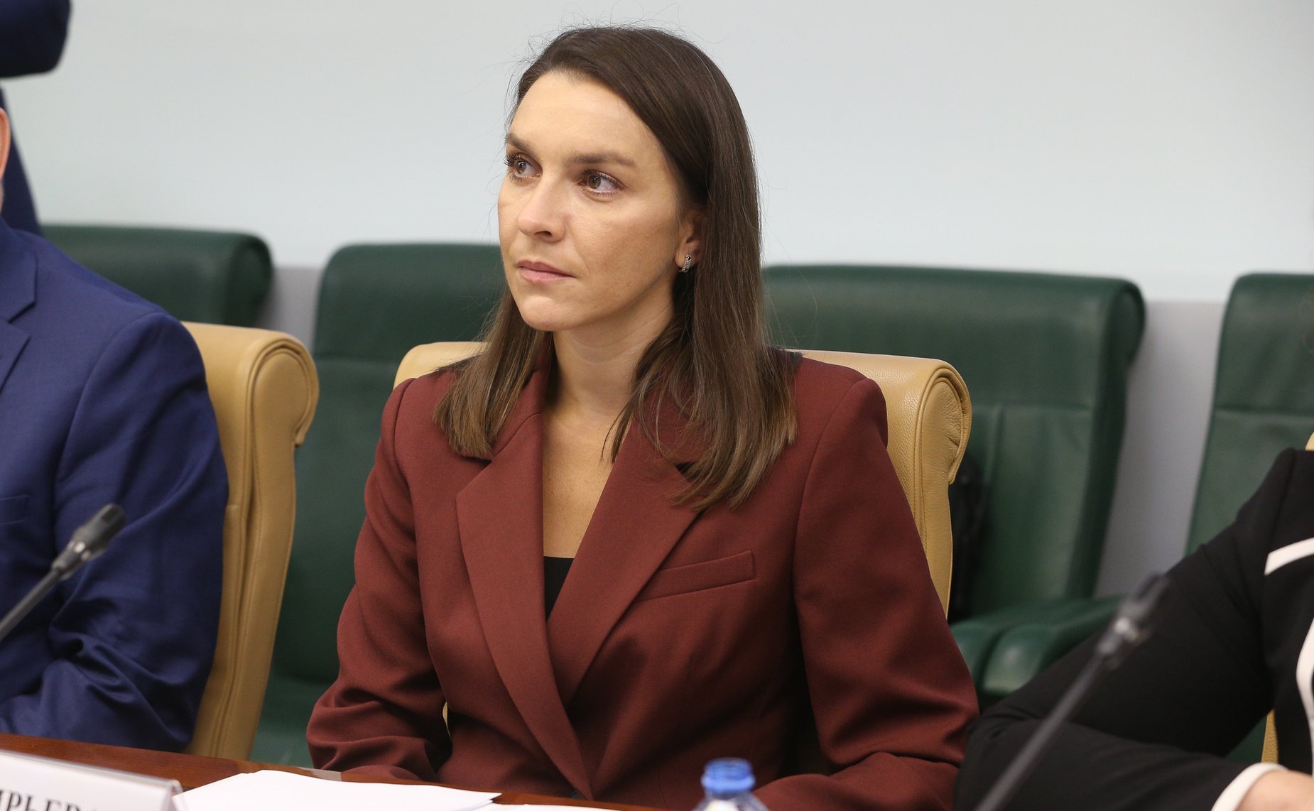 Заседание «круглого стола» с участием членов Палаты молодых законодателей