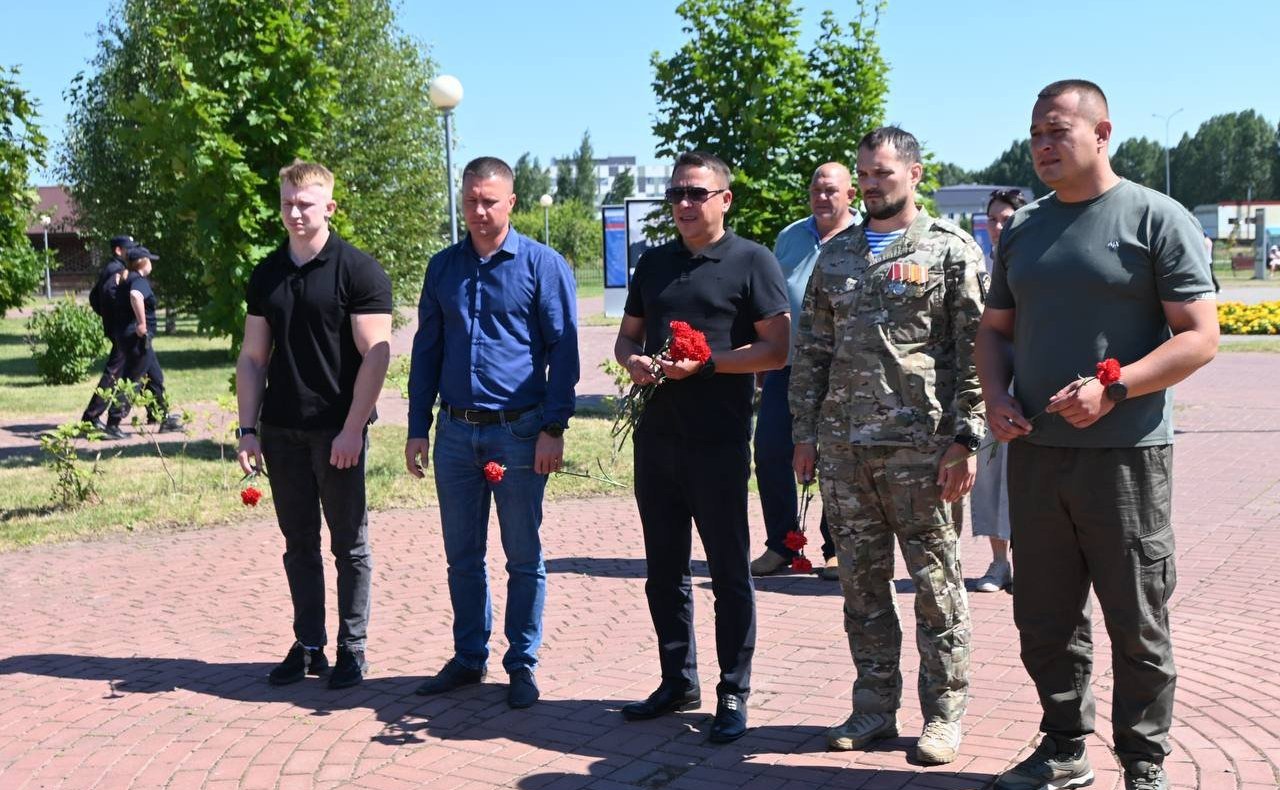 Айрат Гибатдинов встретился с мамой Героя России Вадима Епифанова