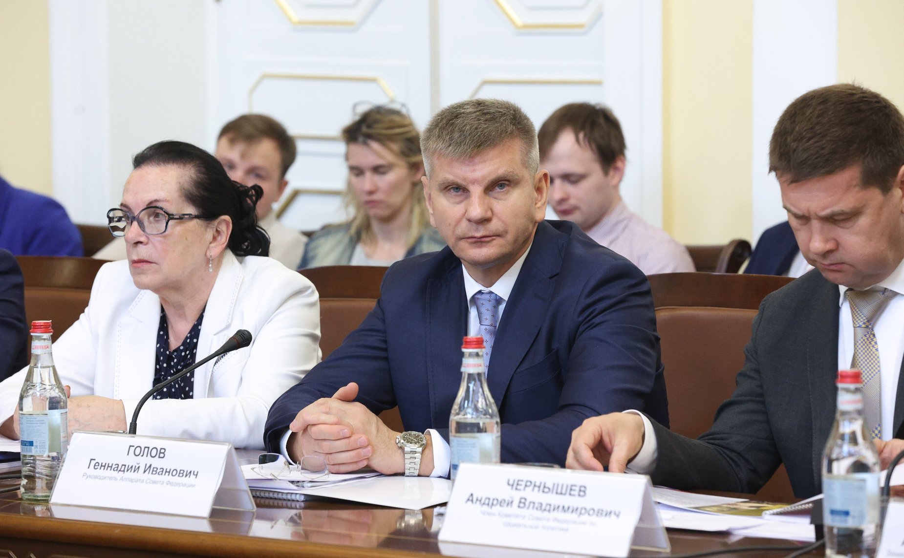 Геннадий Голов