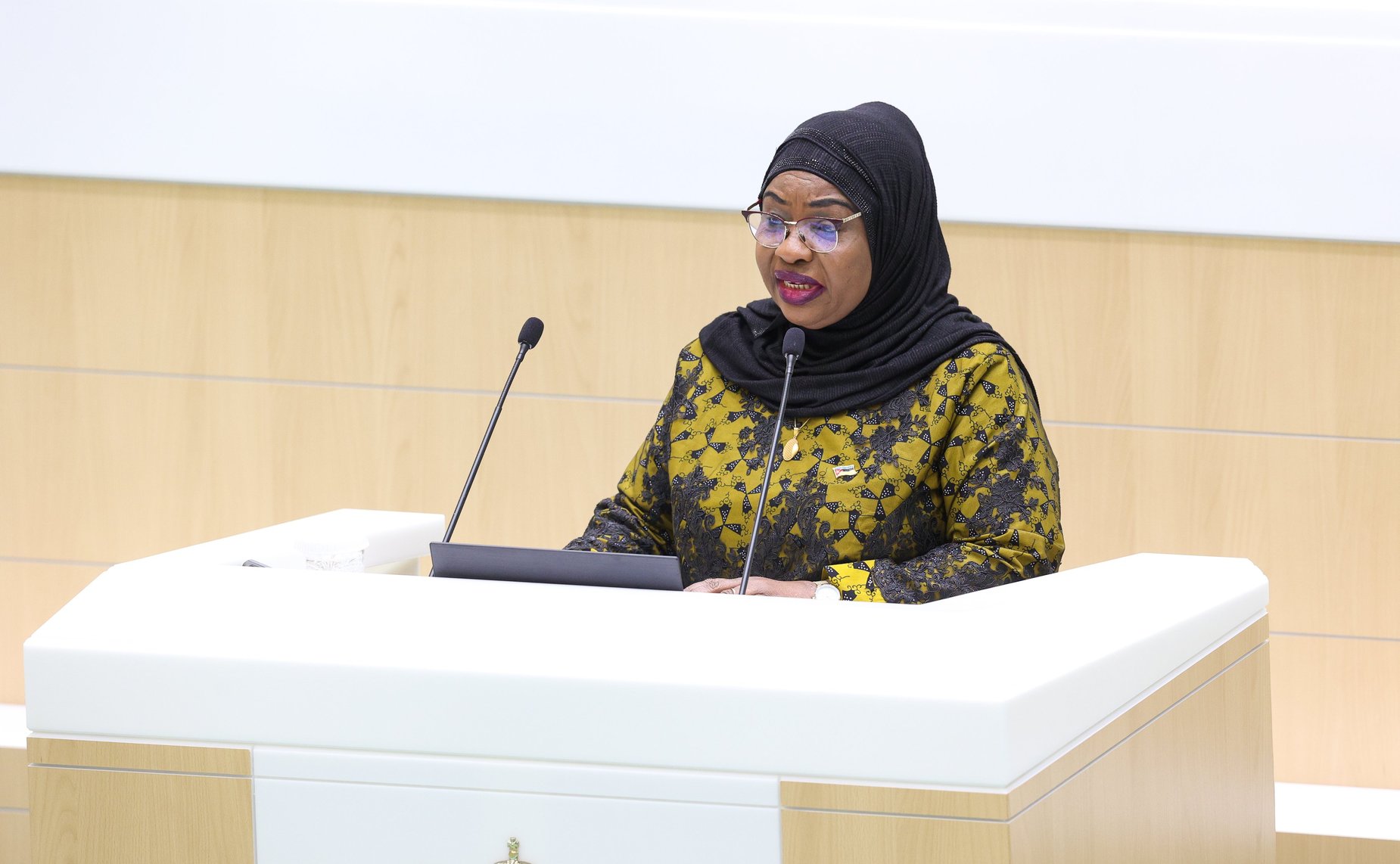 Председатель Ассамблеи Республики Мозамбик Маргарида Адамужи Талапа