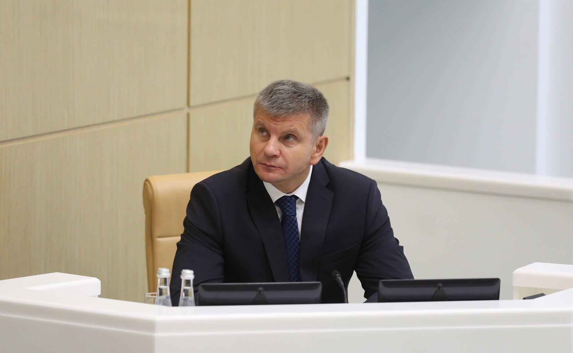 Геннадий Голов