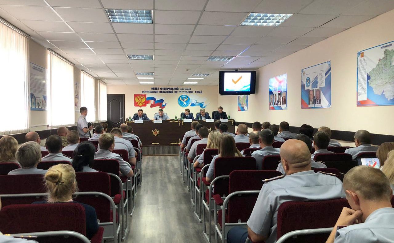 Владимир Полетаев встретился с сотрудниками органов следствия и исполнения наказания Республики Алтай