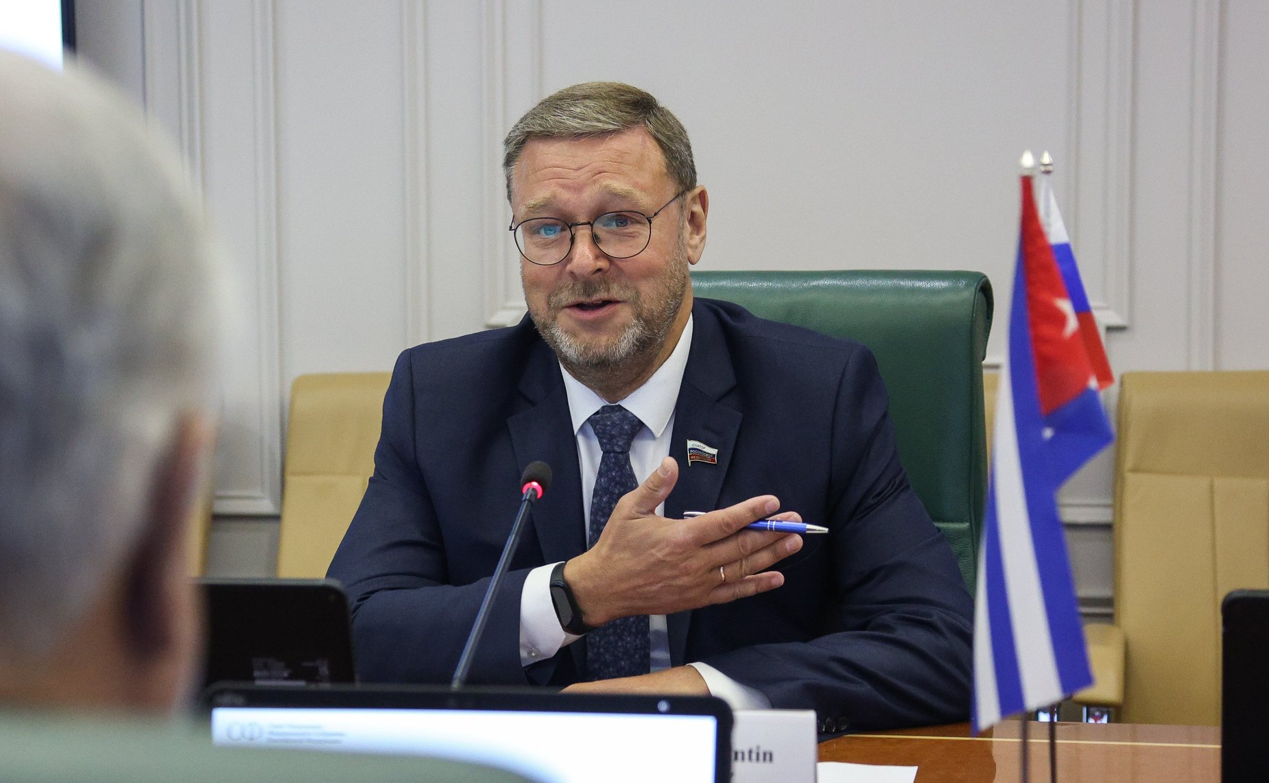 Заместитель Председателя Совета Федерации Константин Косачев провел встречу с Чрезвычайным и Полномочным Послом Республики Куба в РФ