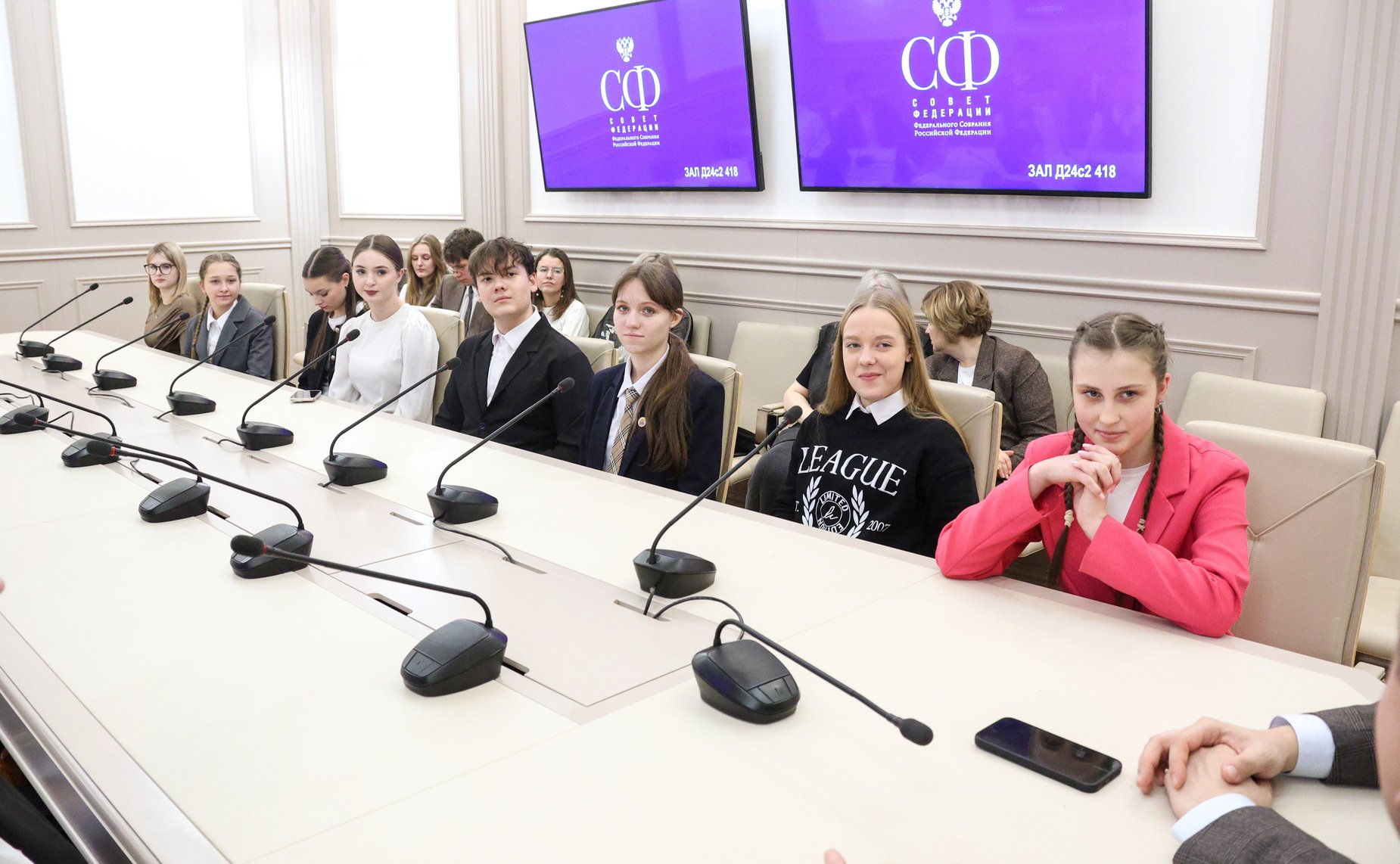 Встреча сенаторов РФ, представляющих Смоленскую область в СФ с детским общественным советом при Уполномоченному по правам ребенка в Смоленской области