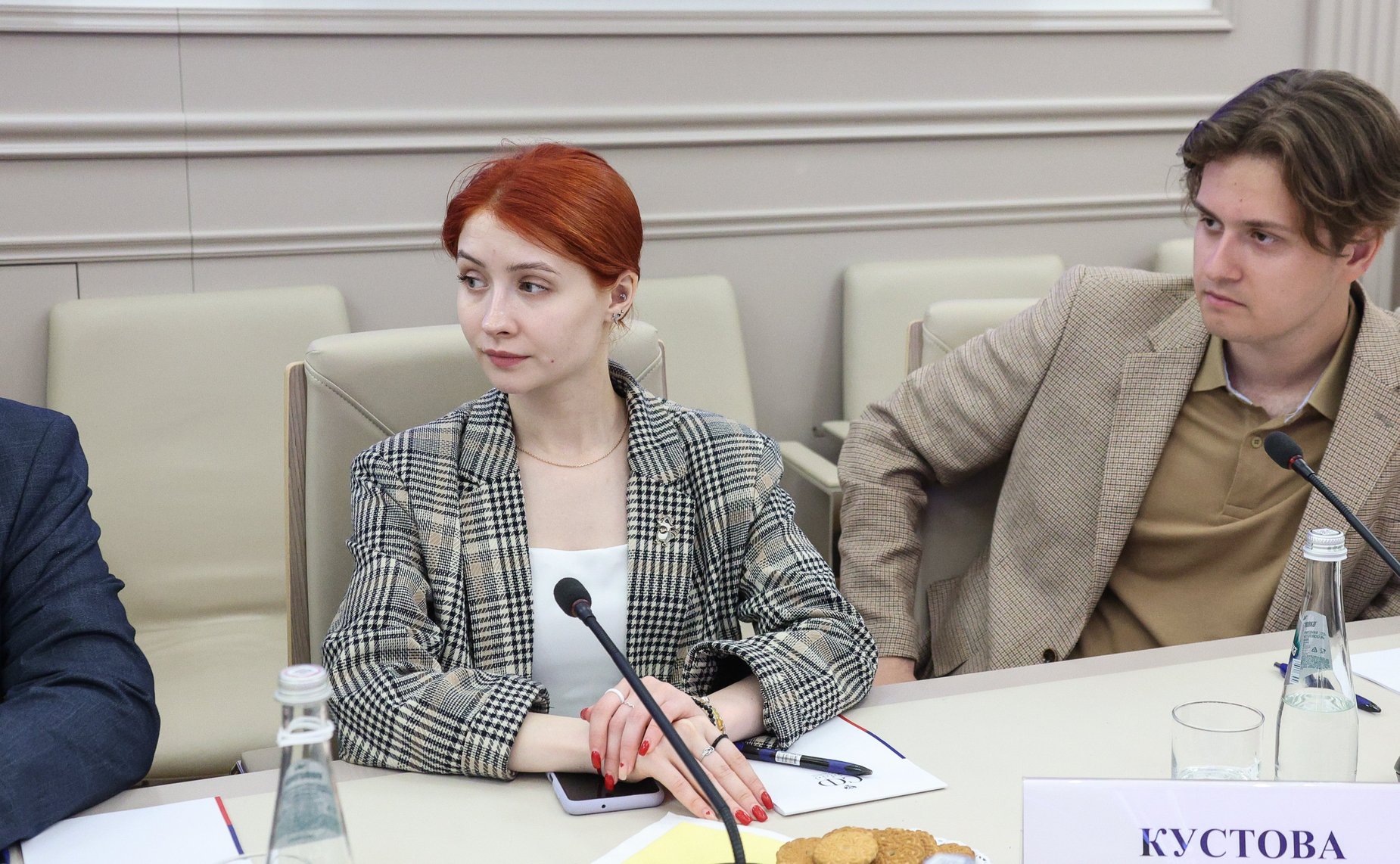 Встреча заместителя Председателя Совета Федерации Юрия Воробьева с членами Дискуссионного клуба Молодежного парламента Законодательного Собрания Вологодской области