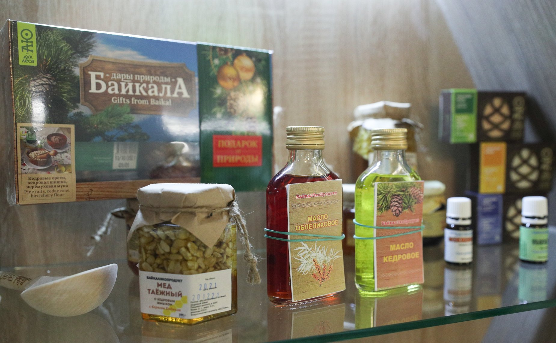 Председатель СФ Валентина Матвиенко осмотрела выставку, на которой представлены ключевые тенденции развития экономики Республики Бурятия и приоритетные инвестиционные проекты в сфере вертолетостроения, в агропромышленном комплексе, медицине