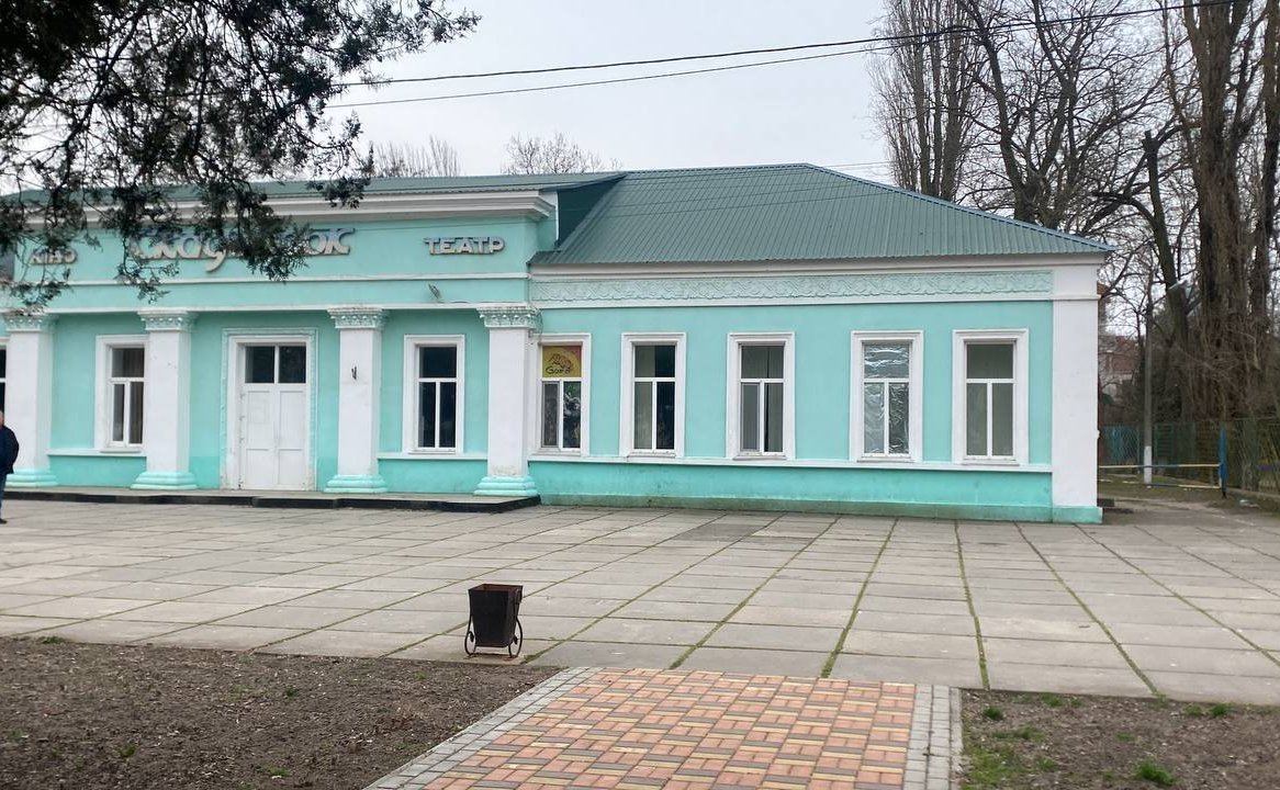 Игорь Кастюкевич посетил кинотеатр Скадовска, в котором сейчас завершаются ремонтные работы