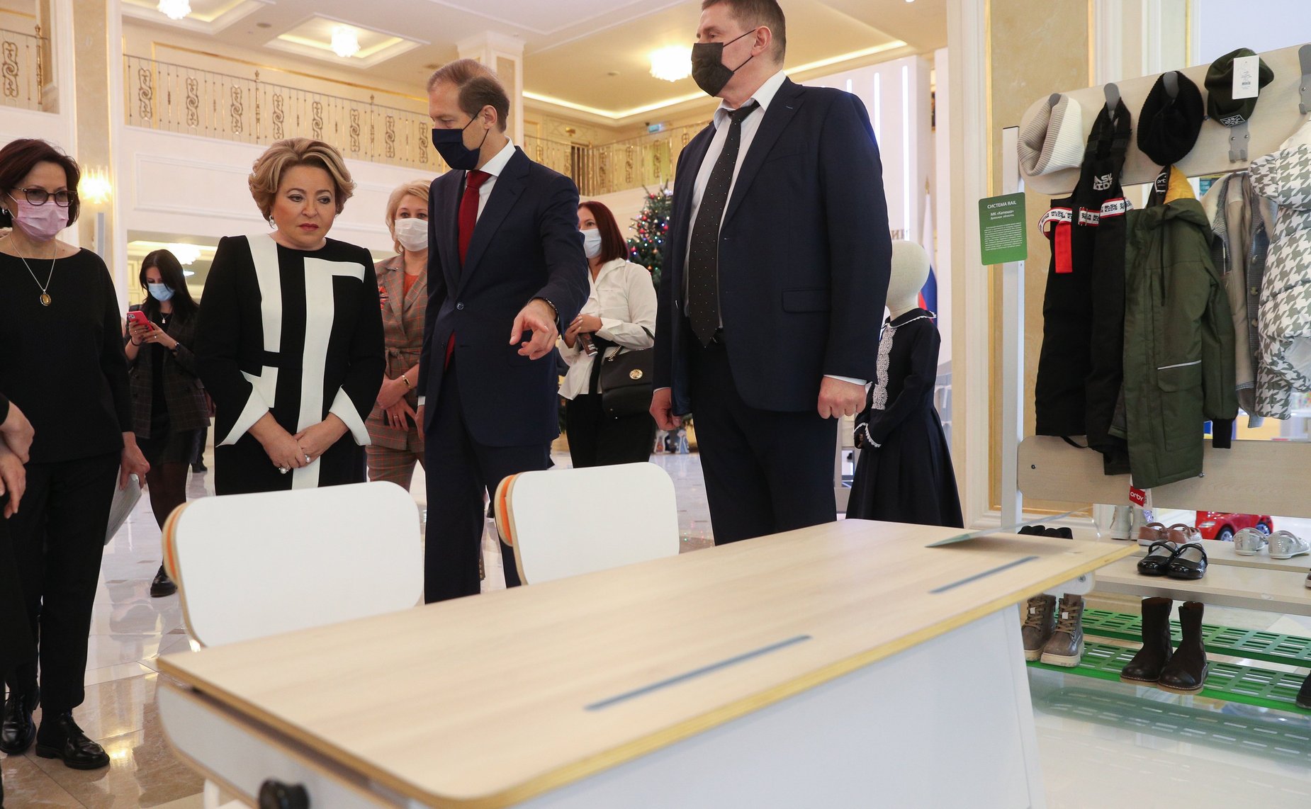 Открытие в Совете Федерации выставки детских товаров российских предприятий