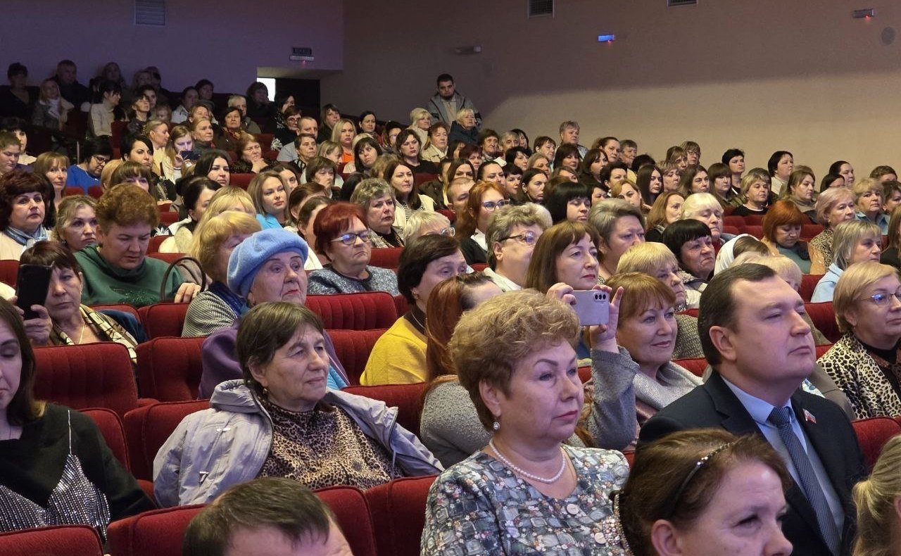 Ольга Бас приняла участие в торжественном мероприятии в ЛНР, приуроченном ко Дню матери