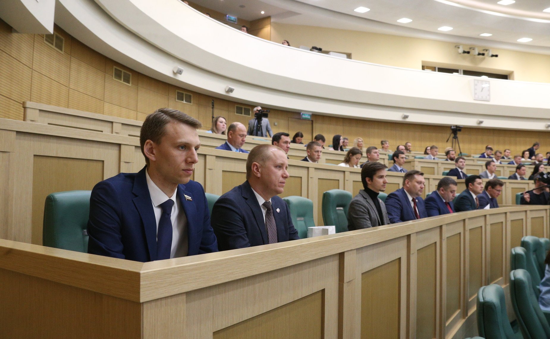 Пленарное заседание Форума молодых парламентариев: «Молодежь XXI века: сберегая наследие, развивая сотрудничество, приближая будущее»
