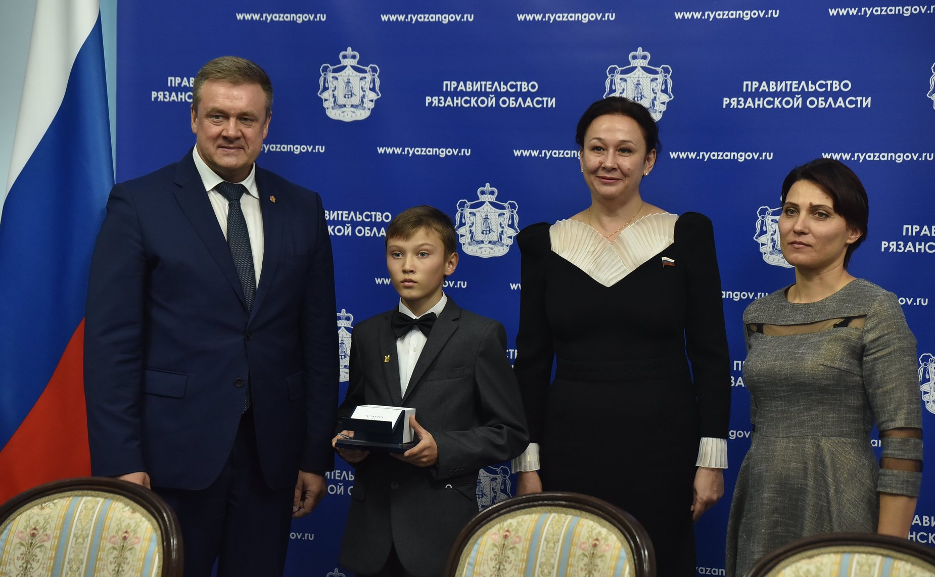 Медаль Совета Федерации «За проявленное мужество» была вручена Губернатором Рязанской области Николаем Любимовым Тюрину Максиму