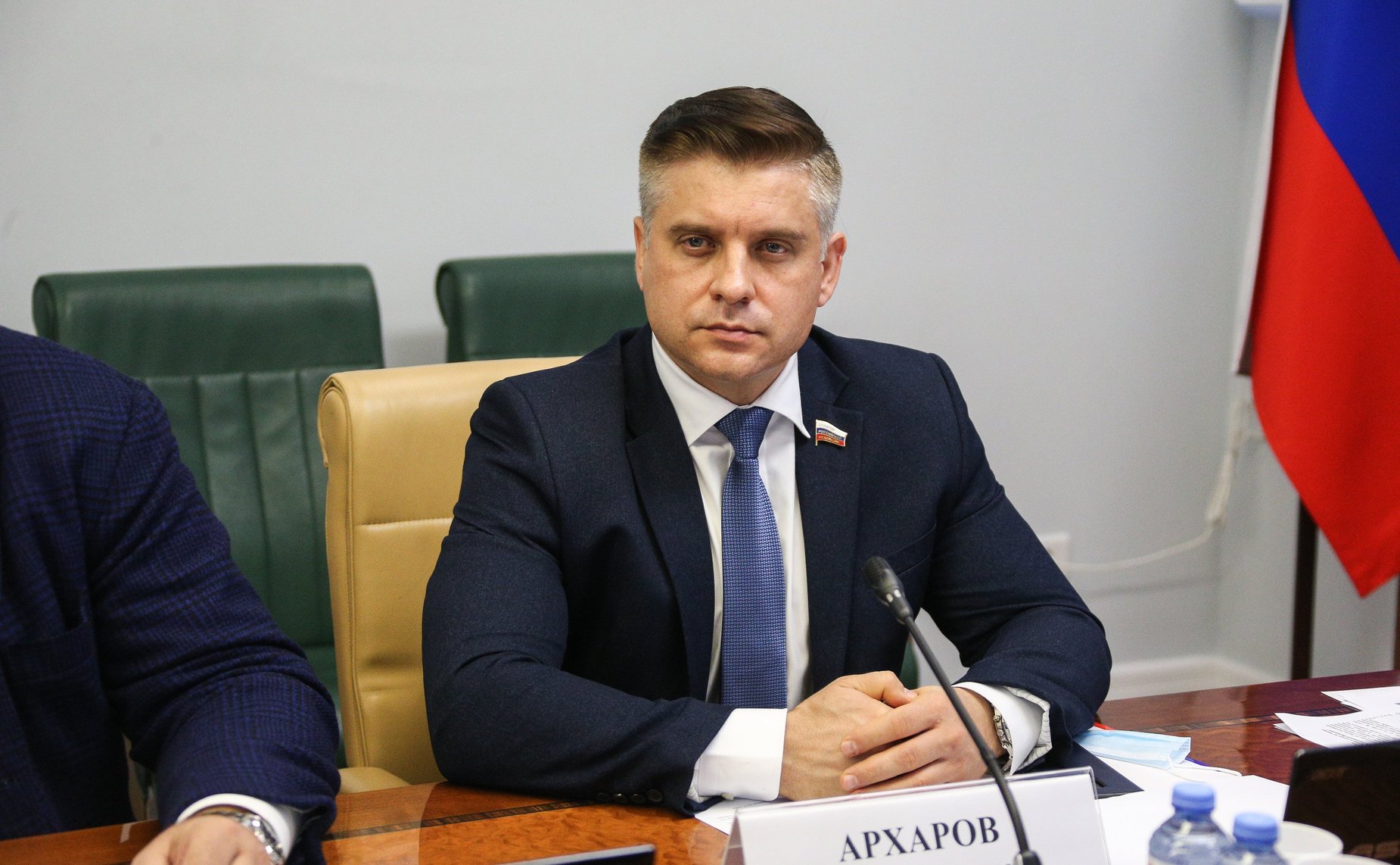 Юрий Архаров