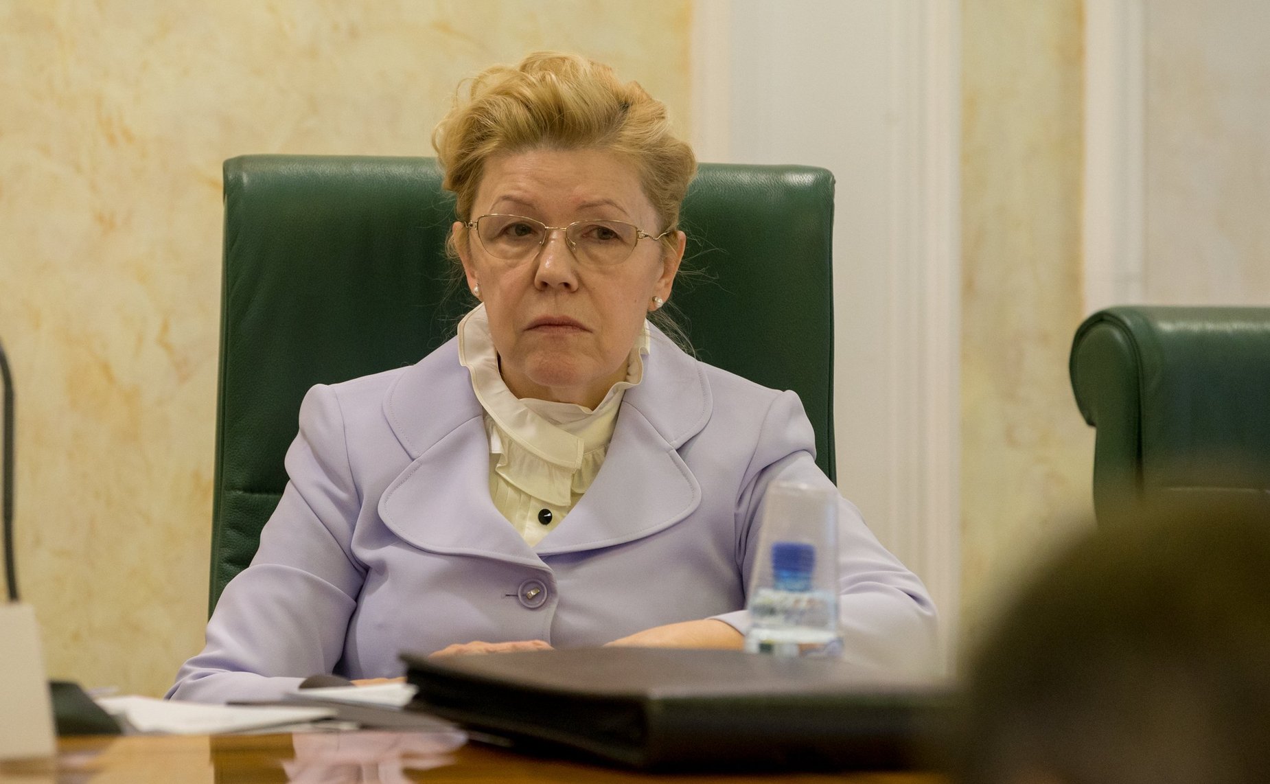 Депутат мизулина биография семья дети Е. Мизулина провела парламентские слушания на тему "Совершенствование семейного 