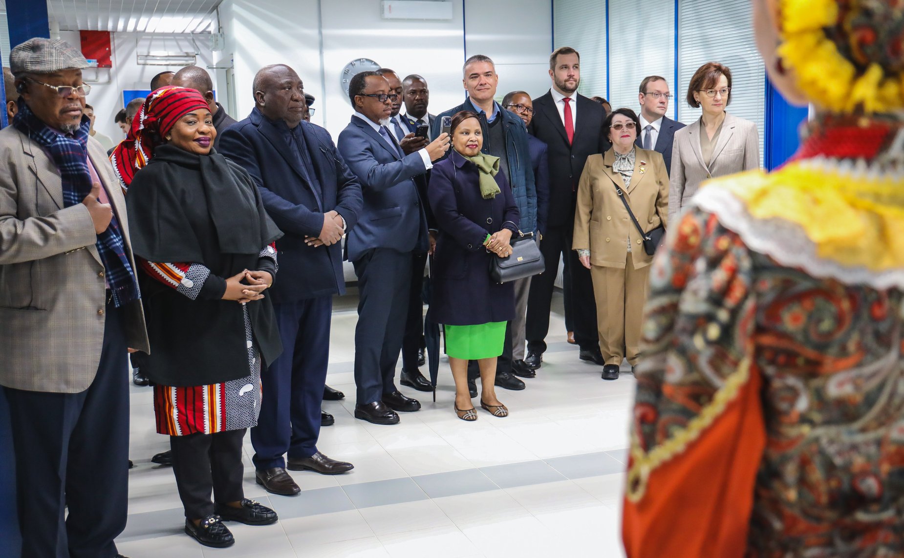 Делегация Республики Мозамбик во главе с Председателем Ассамблеи Маргаридой Адамужи Талапой посетила молочный комбинат «Чеховский» в Московской области