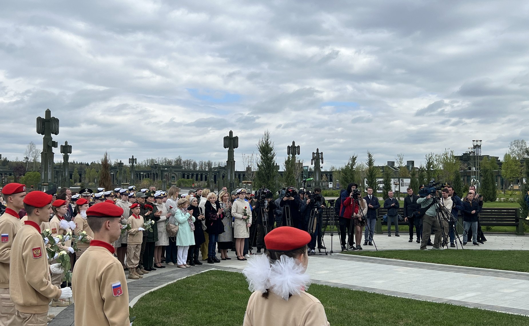 Заместитель Председателя Совета Федерации Инна Святенко приняла участие в открытии скульптуры «Подвигу женщин»